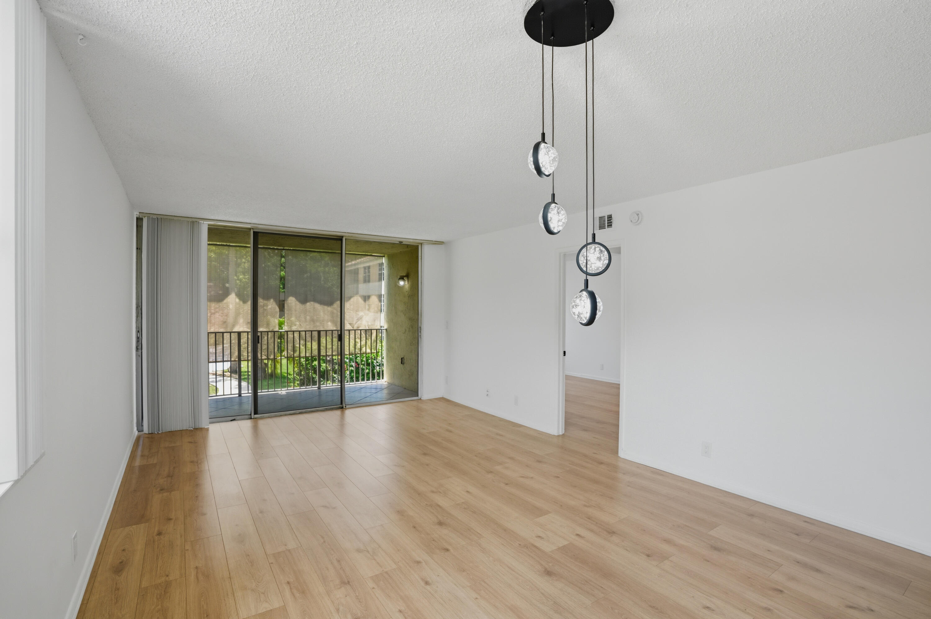 CORAL SPRINGS ESTATE TOWNHOMES - Residential