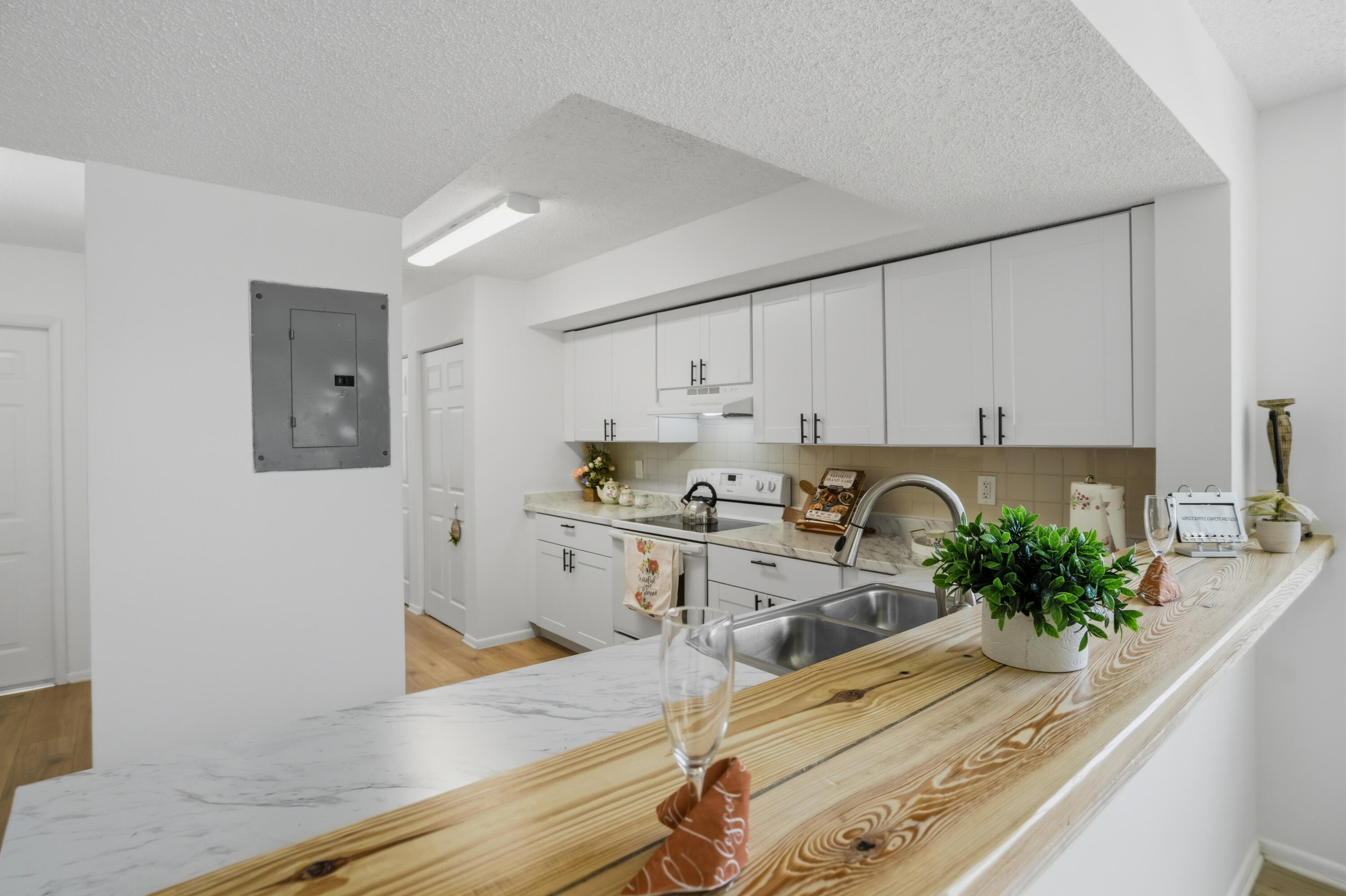 CORAL SPRINGS ESTATE TOWNHOMES - Residential
