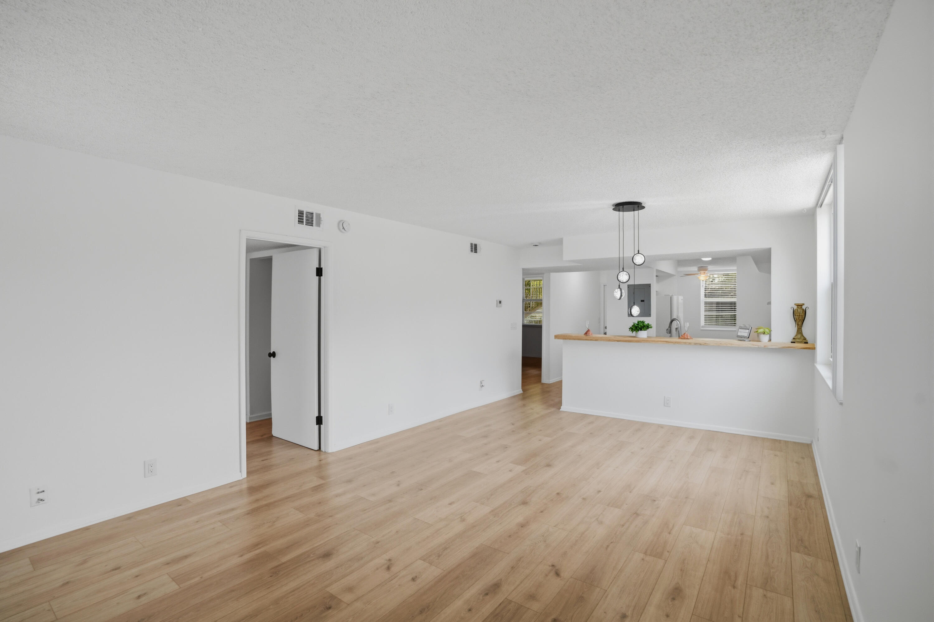 CORAL SPRINGS ESTATE TOWNHOMES - Residential