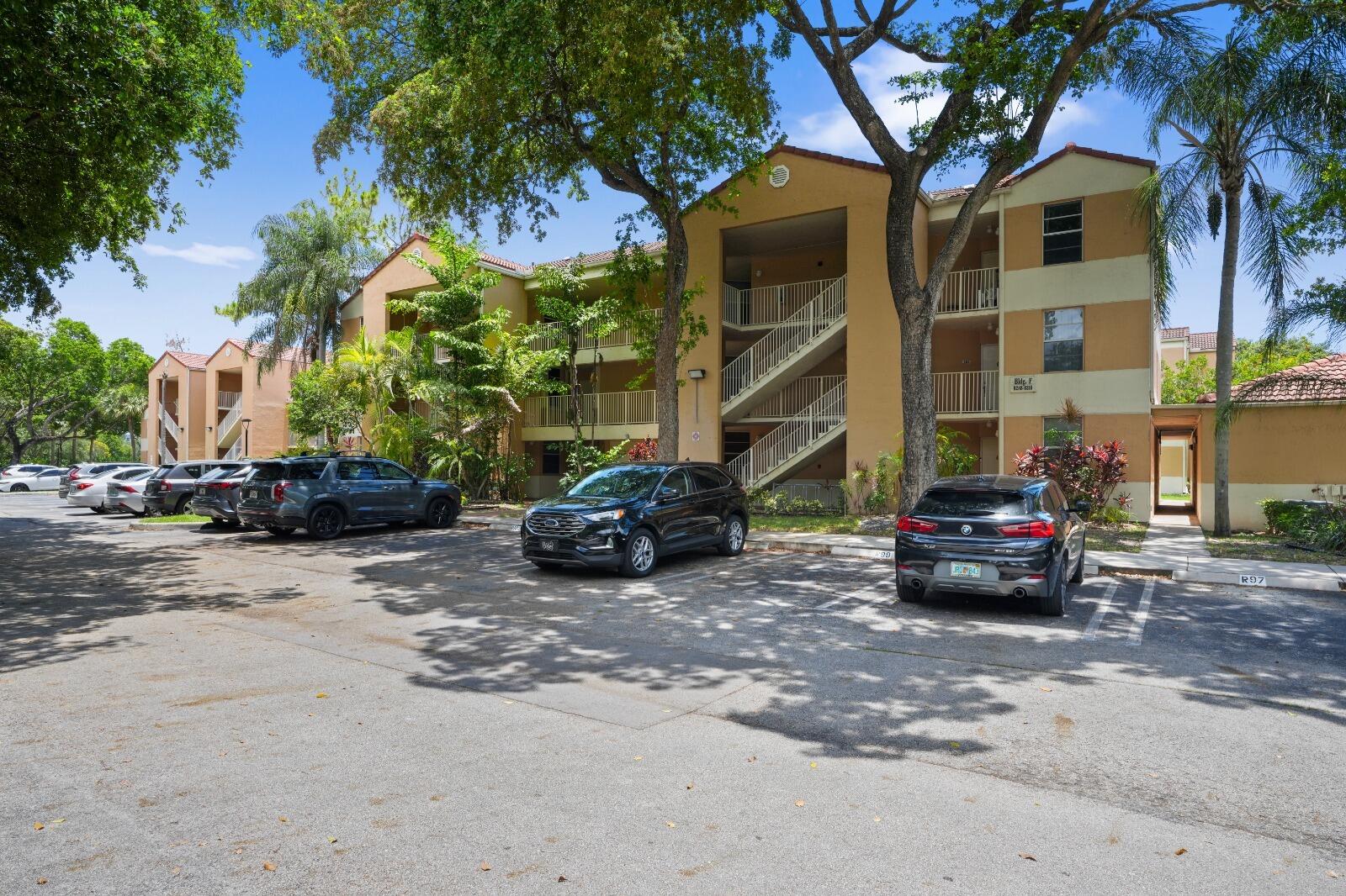 CORAL SPRINGS ESTATE TOWNHOMES - Residential