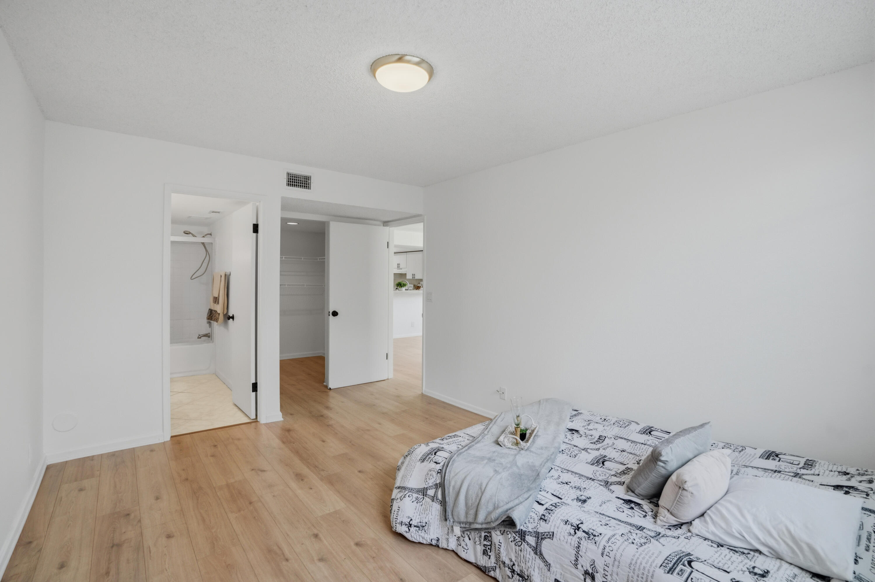 CORAL SPRINGS ESTATE TOWNHOMES - Residential