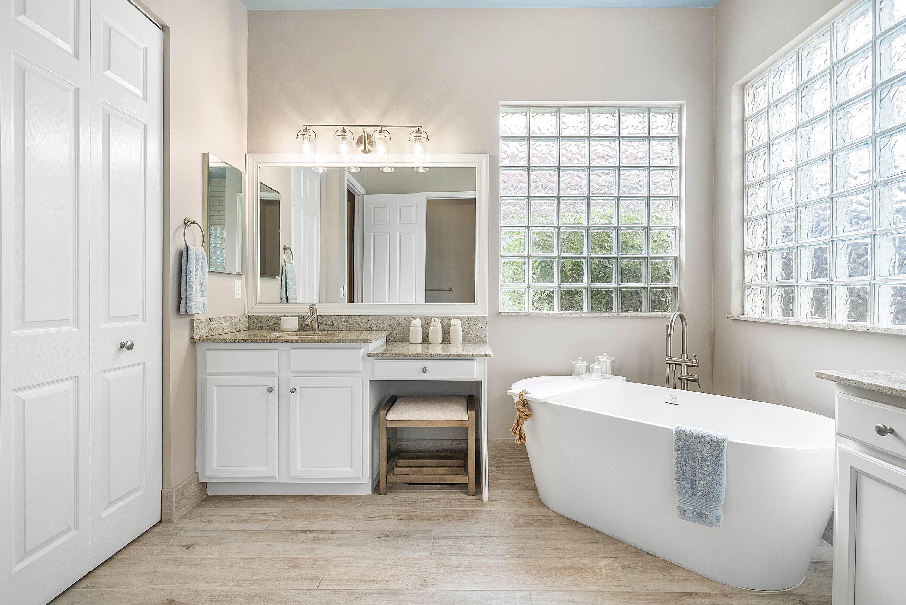 CANYON LAKES - Residential