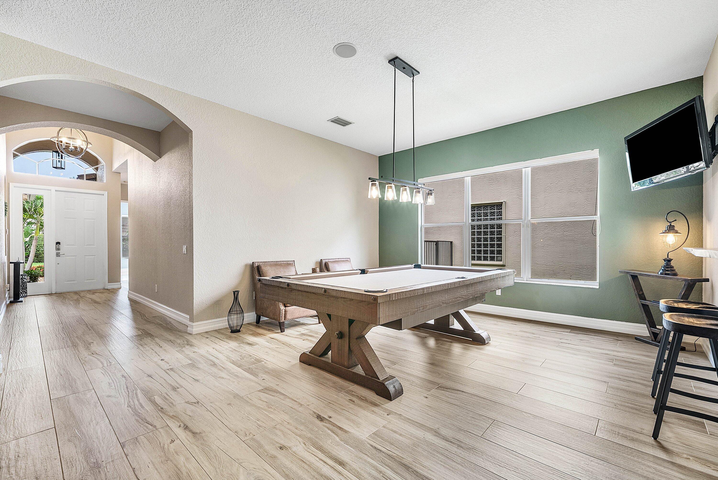 CANYON LAKES - Residential