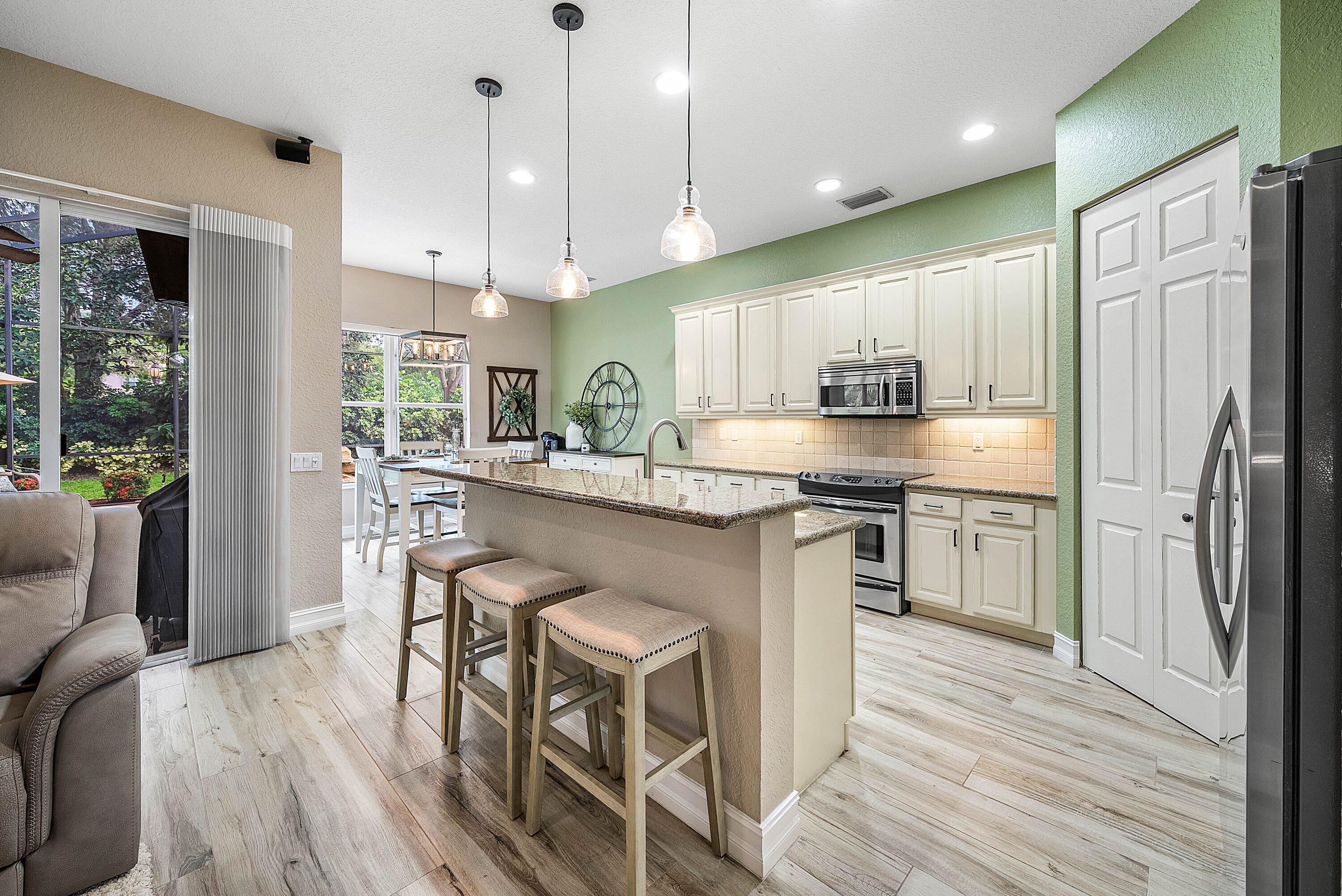 CANYON LAKES - Residential