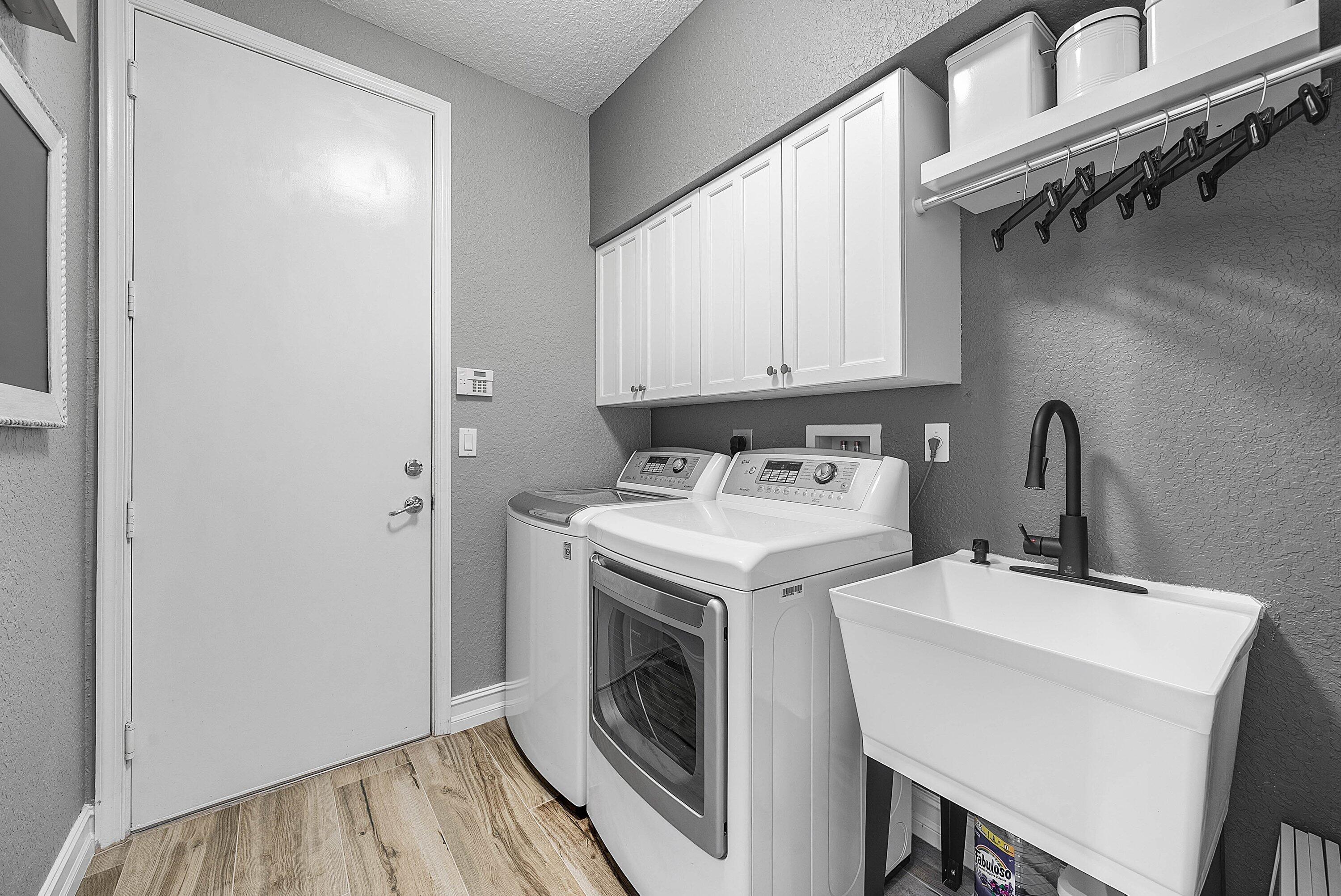 CANYON LAKES - Residential