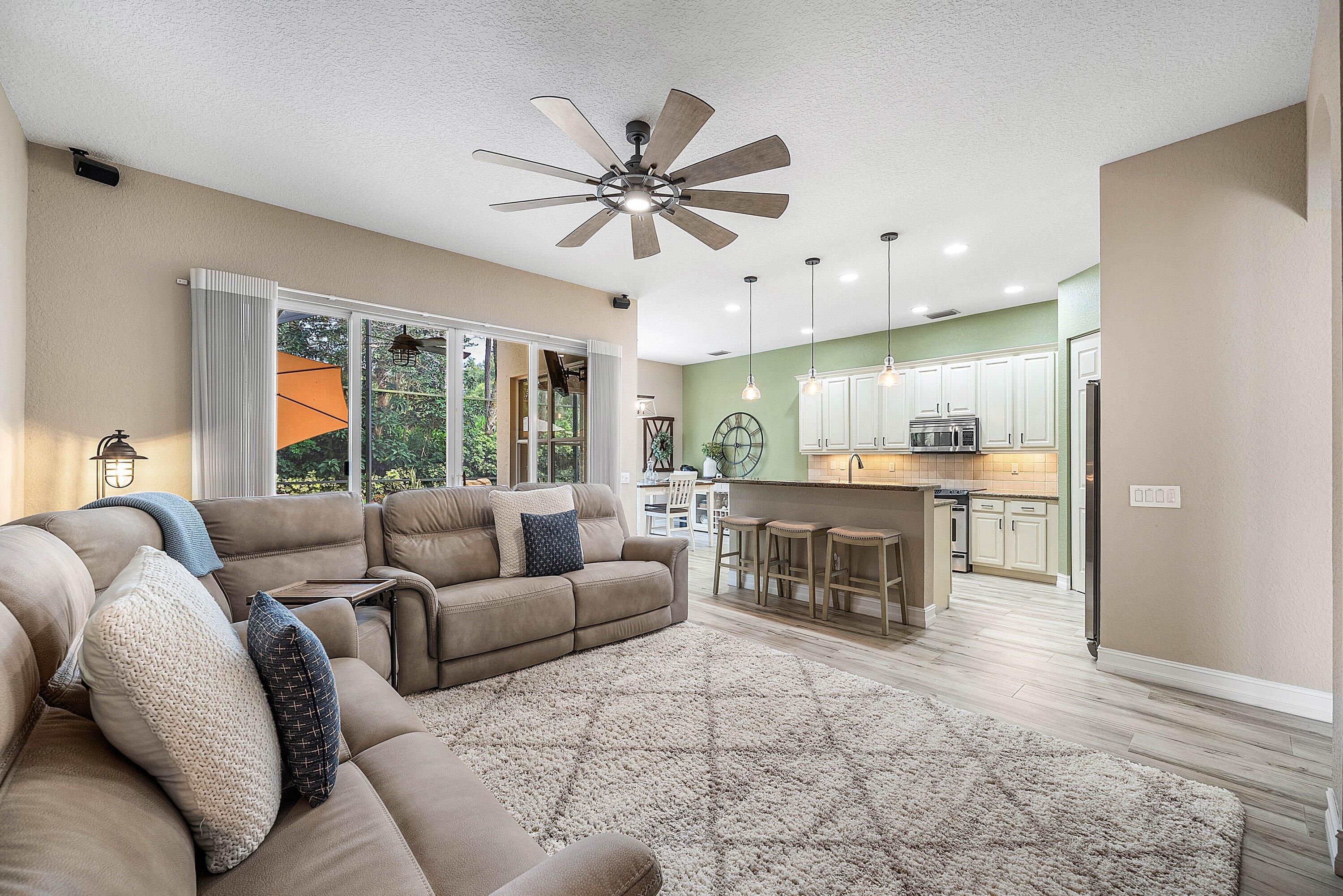 CANYON LAKES - Residential