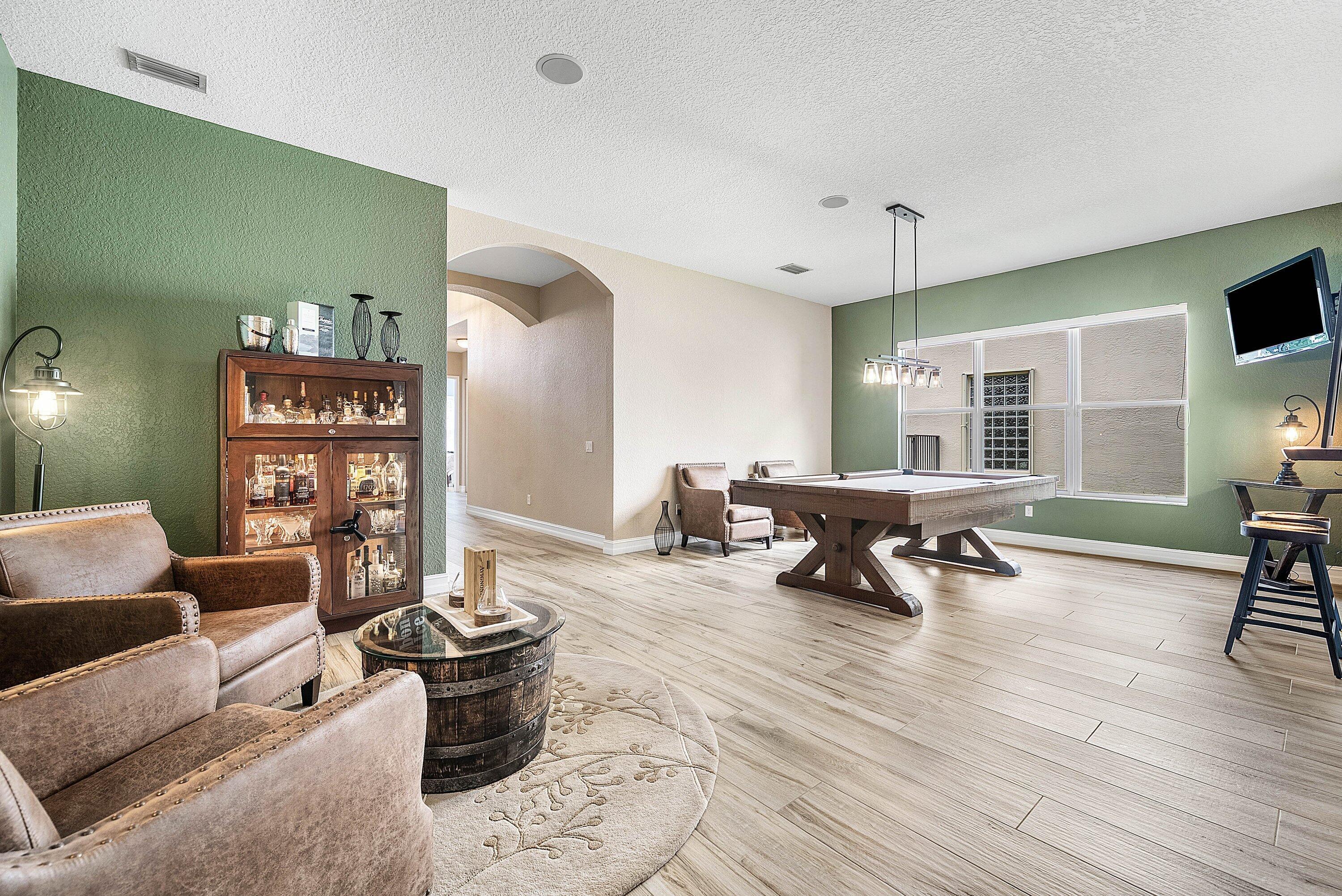 CANYON LAKES - Residential