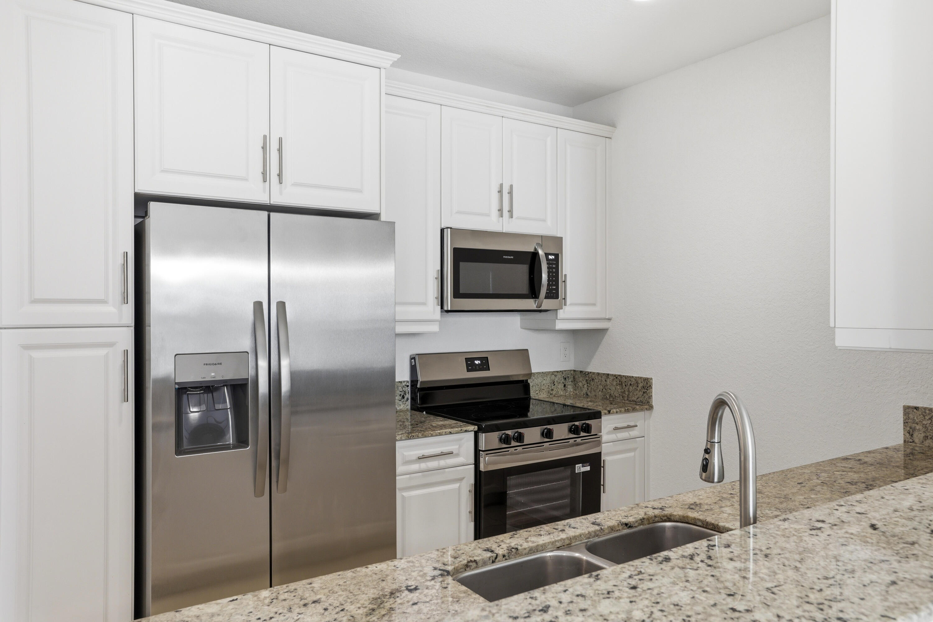 COLONY RESERVE AT LAKE WORTH - Residential