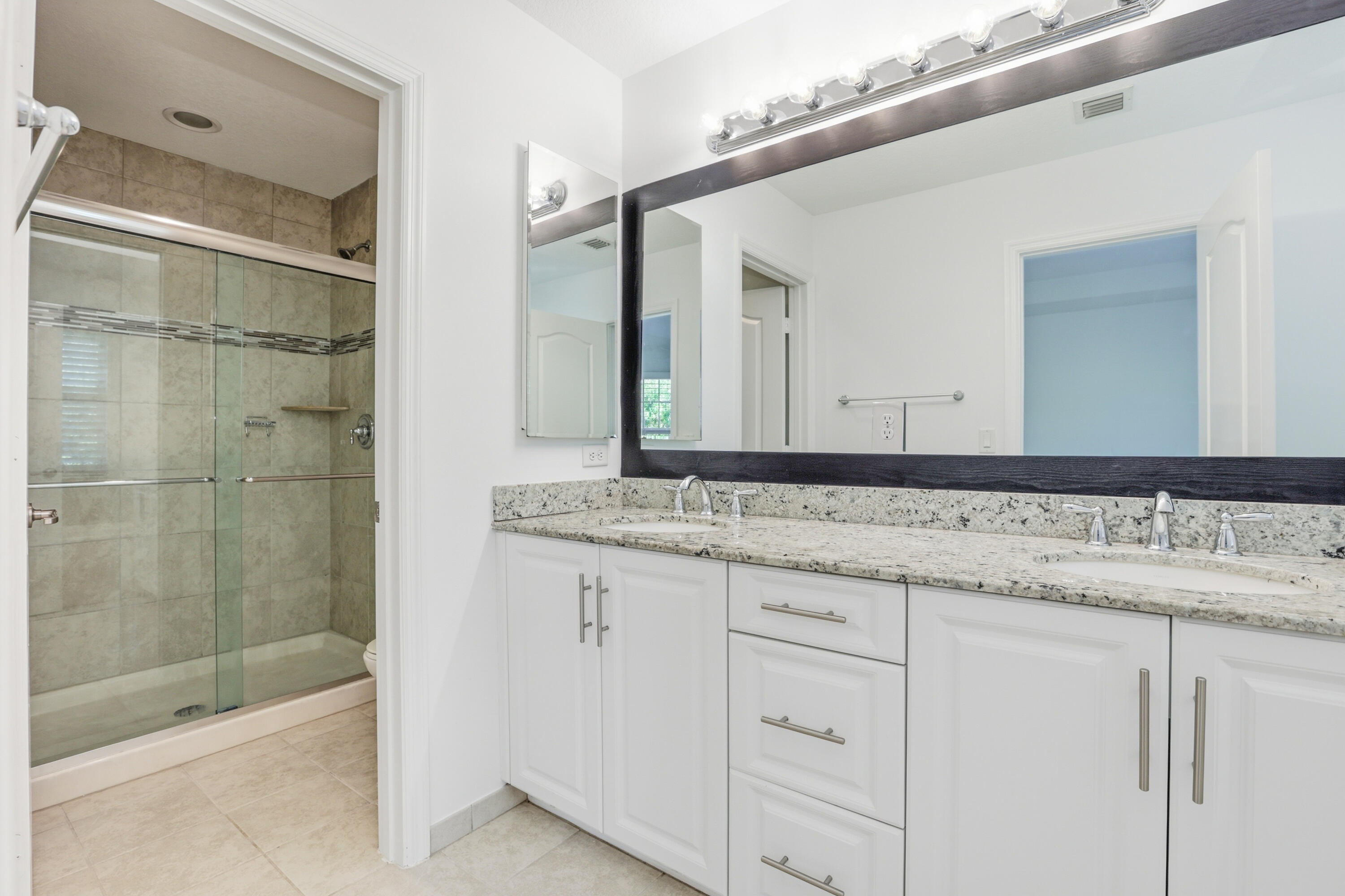 COLONY RESERVE AT LAKE WORTH - Residential