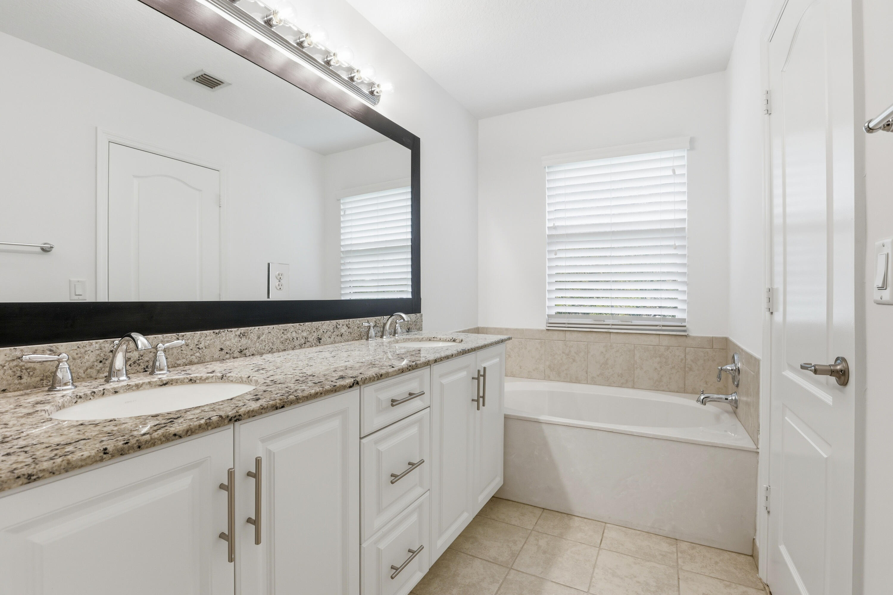 COLONY RESERVE AT LAKE WORTH - Residential