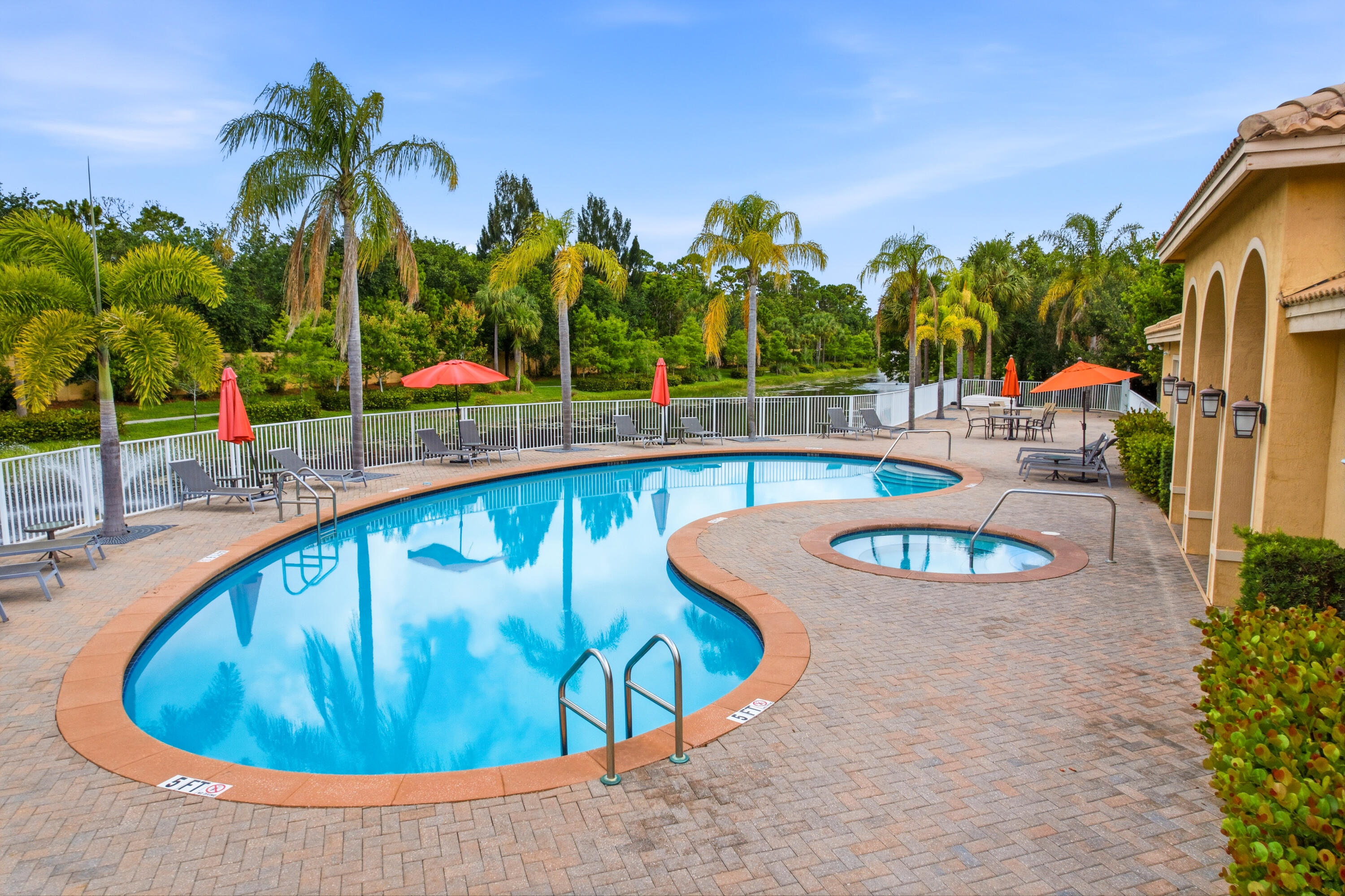 COLONY RESERVE AT LAKE WORTH - Residential