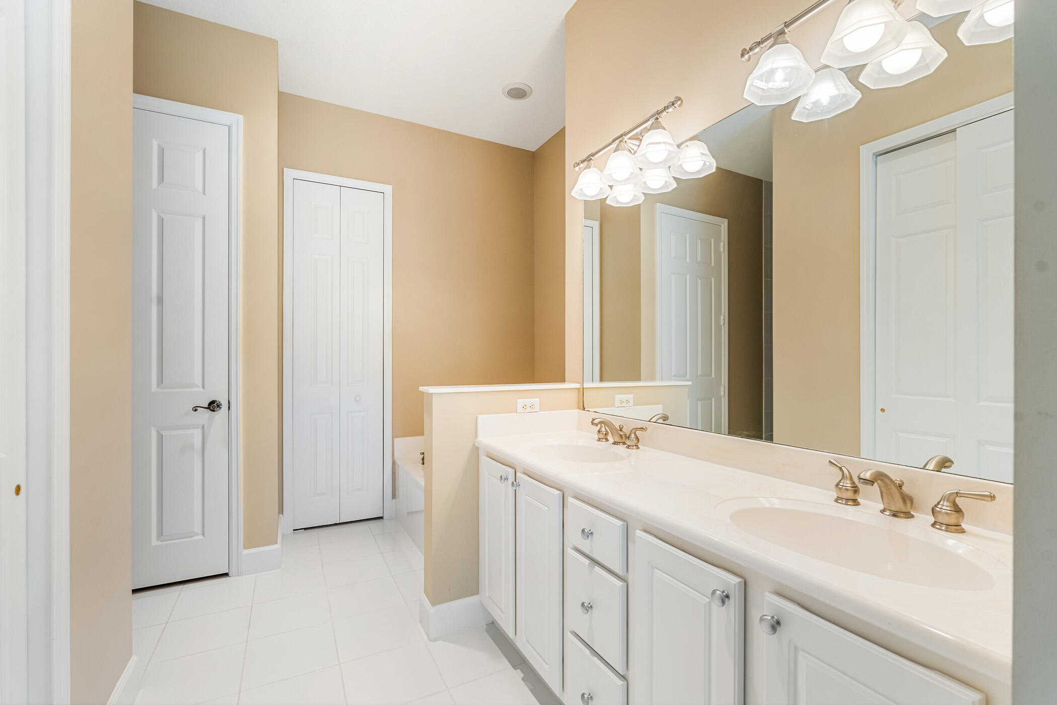 WATER OAK AT INDIAN RIVER CLUB CONDO - Residential