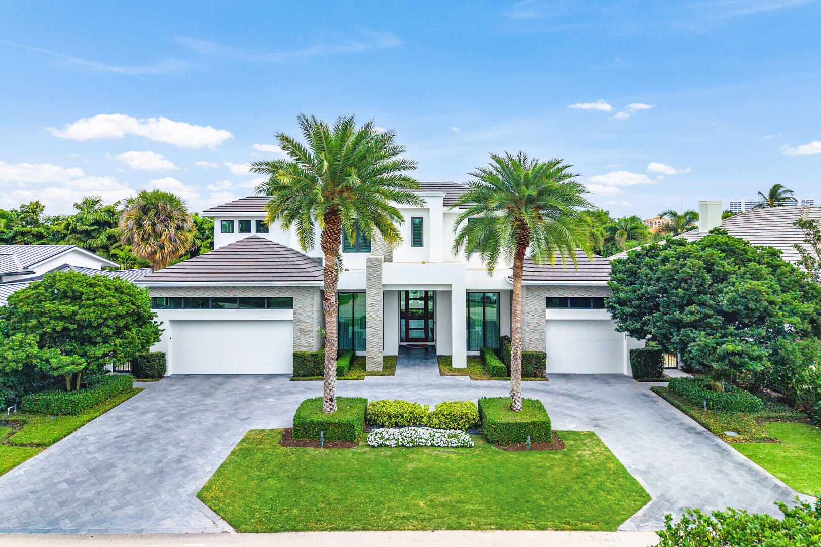 ROYAL PALM YACHT & COUNTRY CLUB - Residential
