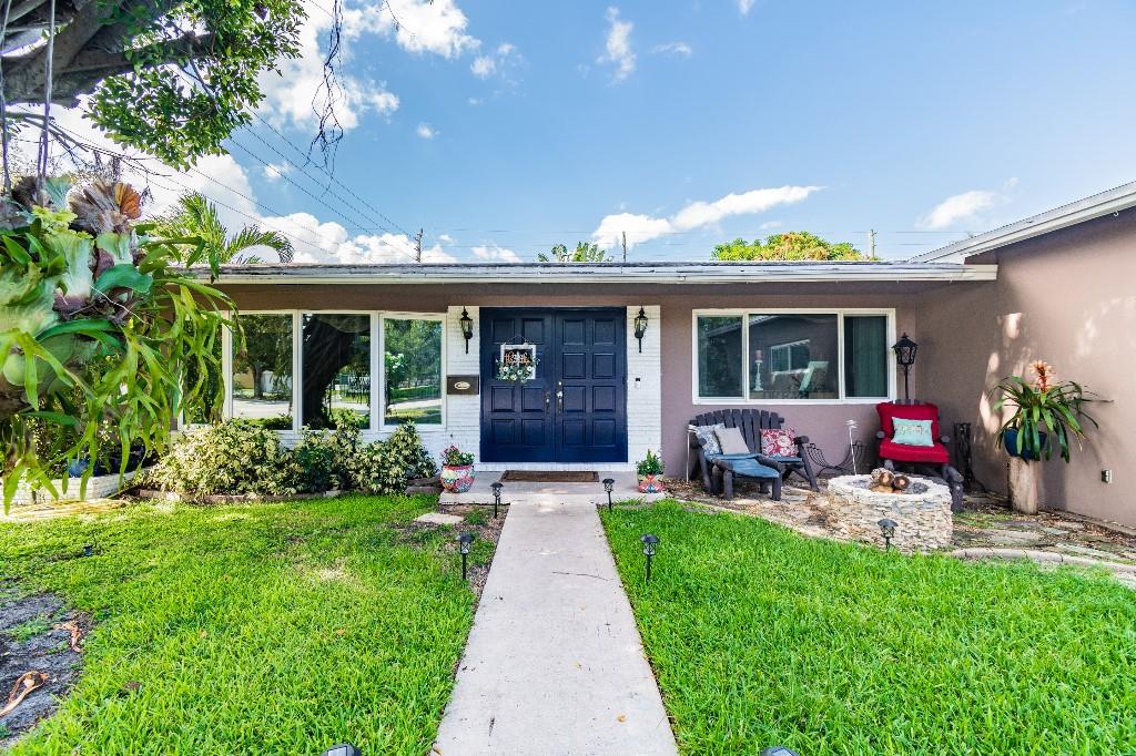 Hollywood Hills 6-22 B - Residential