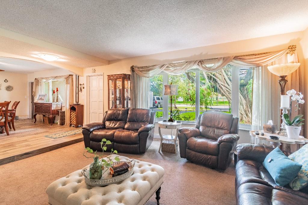 Hollywood Hills 6-22 B - Residential