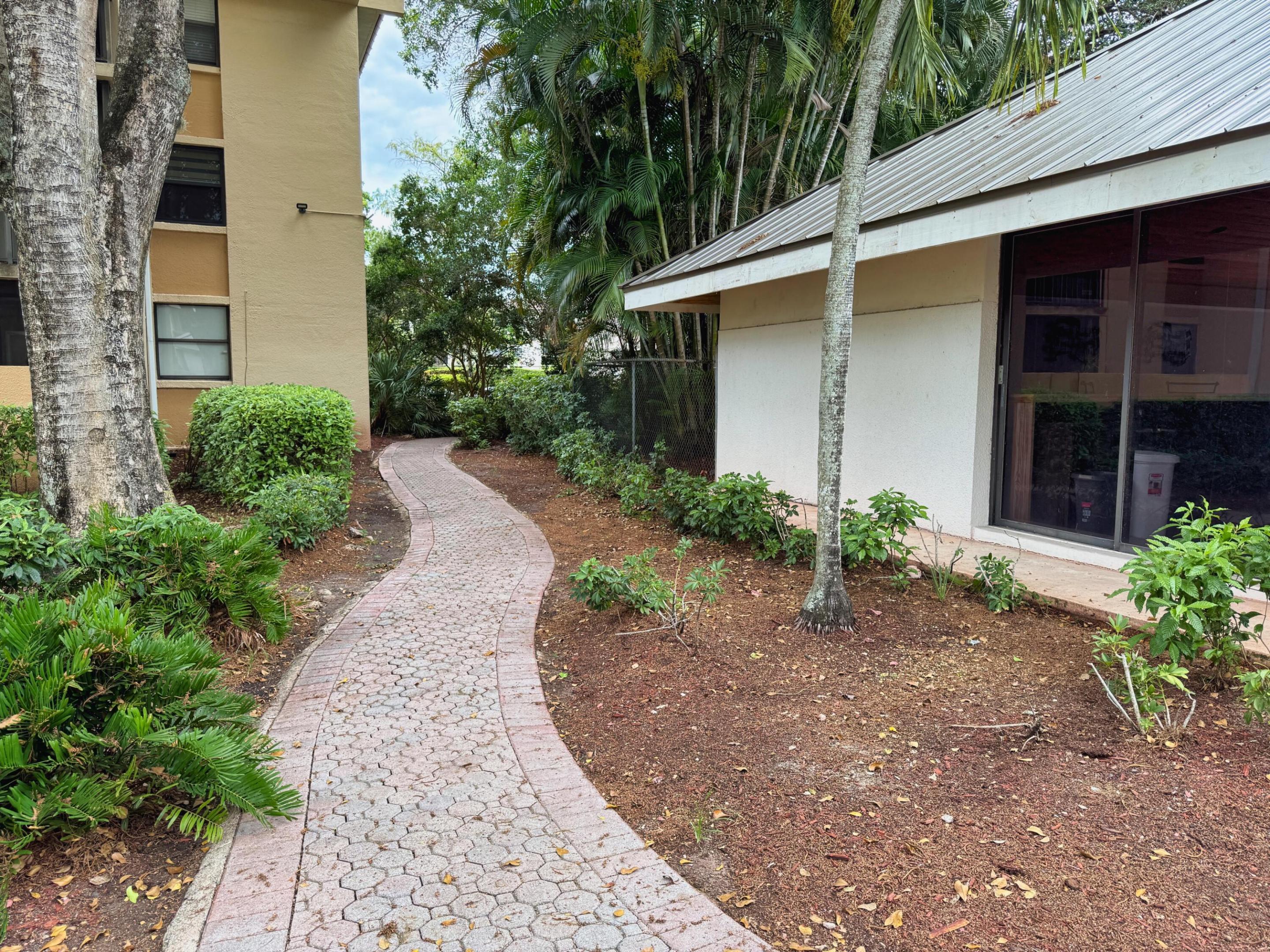 GREENGLADES CONDO III - Residential