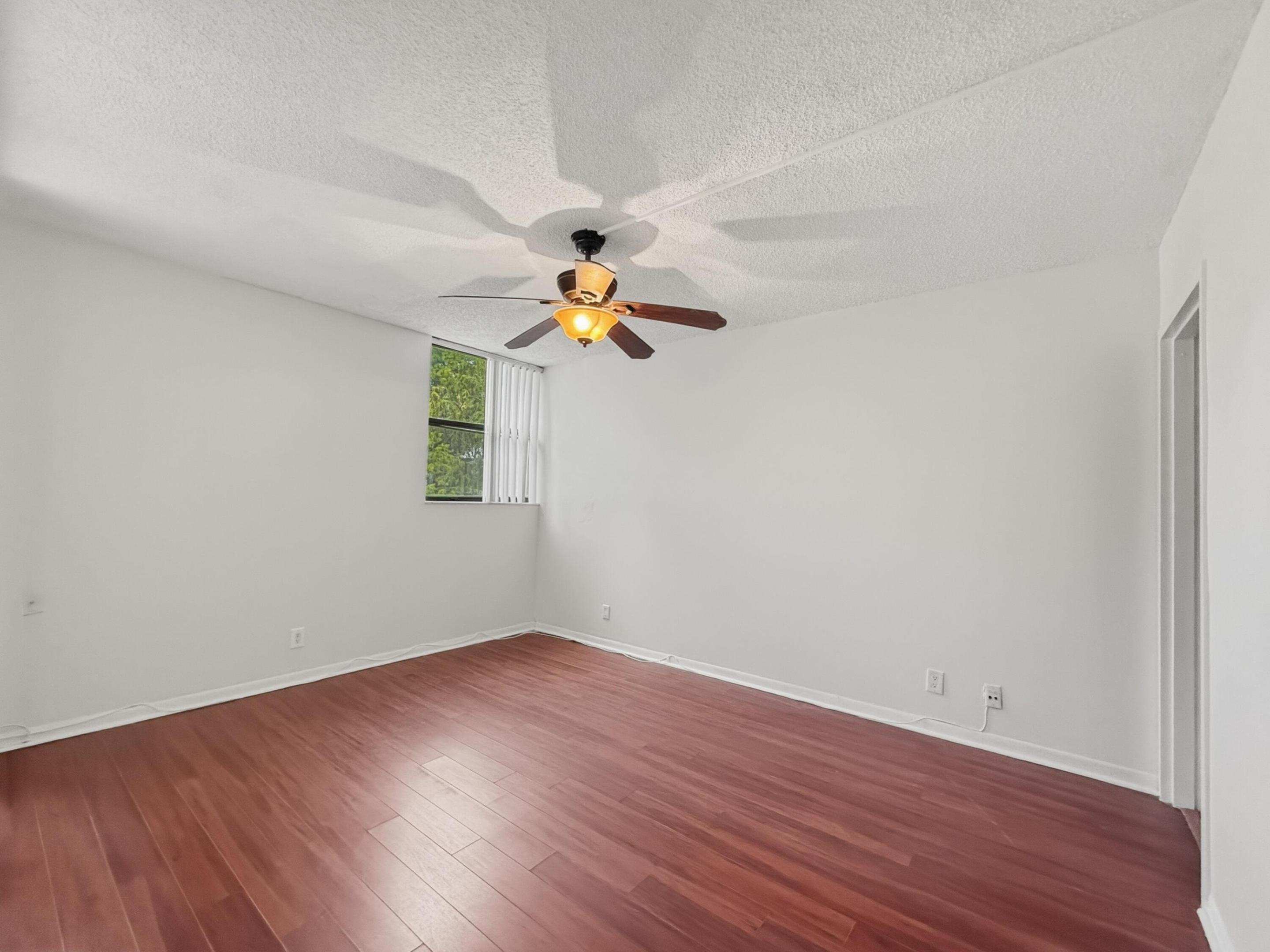 GREENGLADES CONDO III - Residential