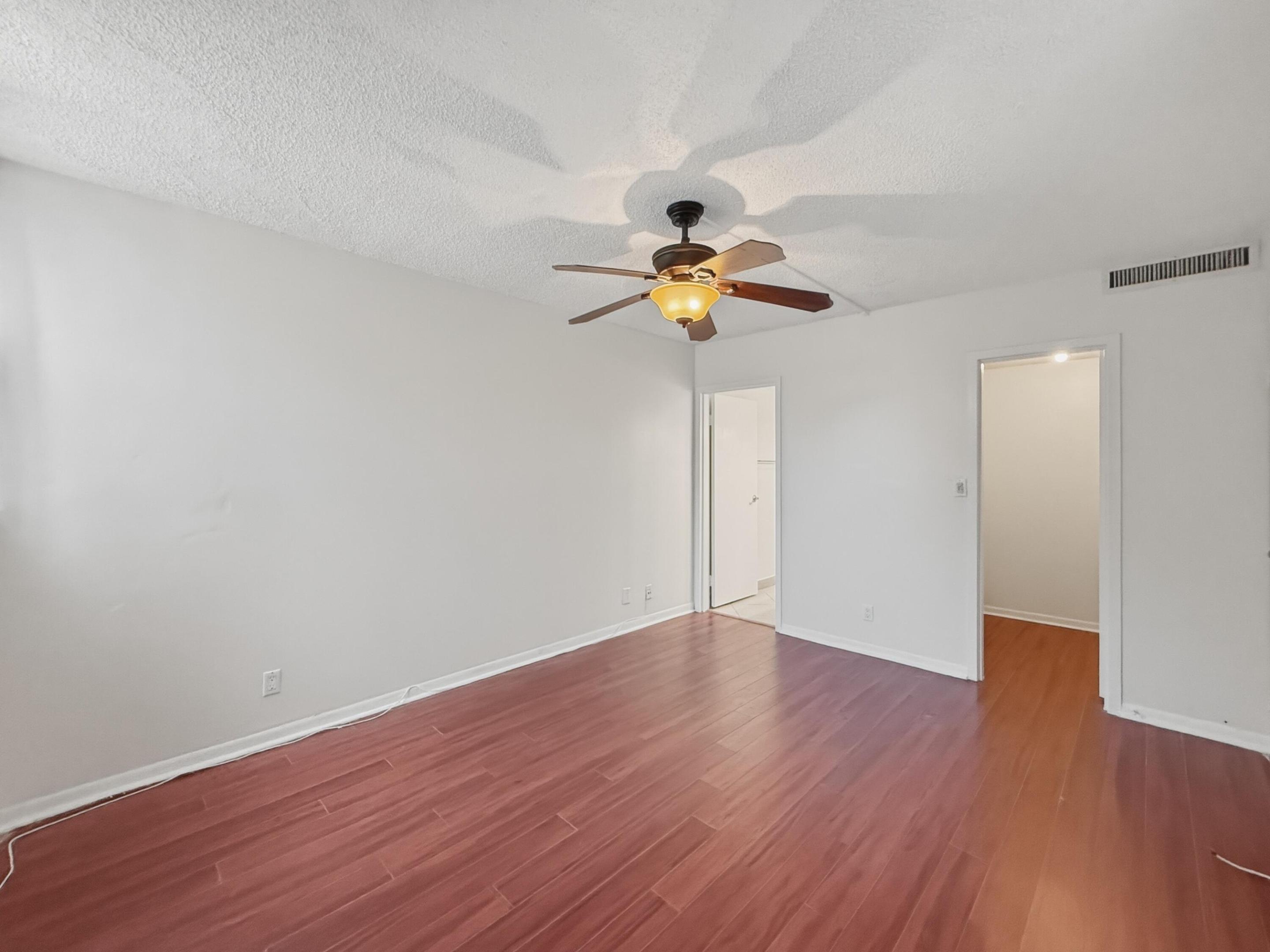 GREENGLADES CONDO III - Residential