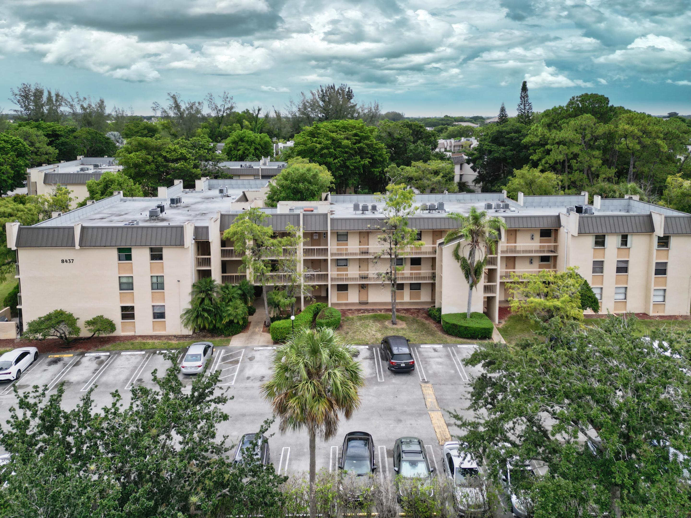 GREENGLADES CONDO III - Residential
