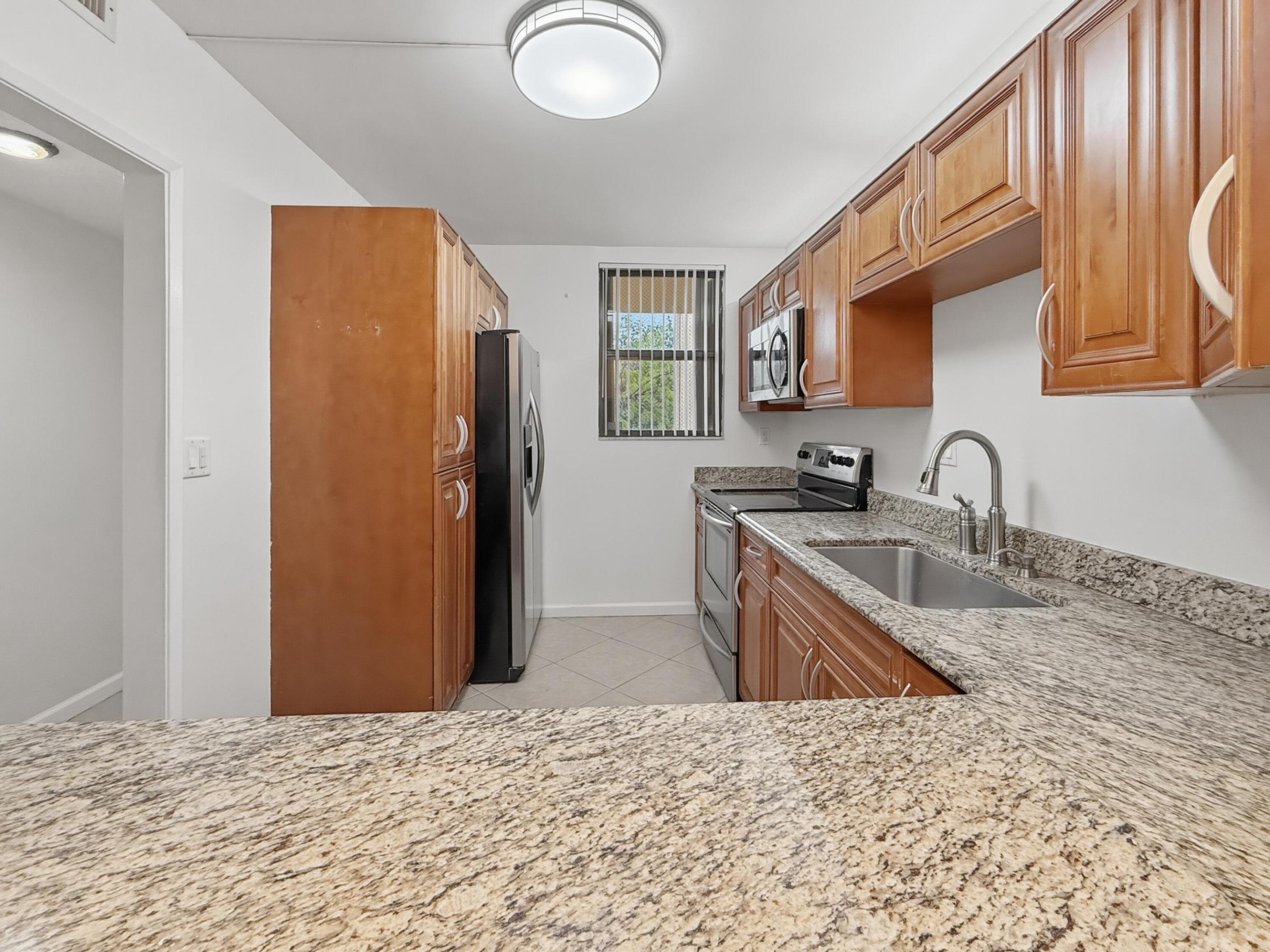 GREENGLADES CONDO III - Residential