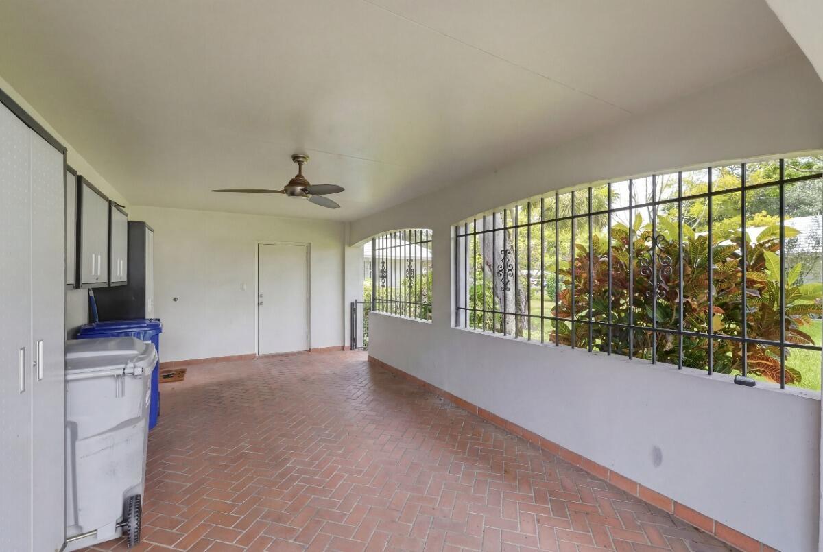 NO 90 PALM-AIRE COUNTRY CLUB - Residential