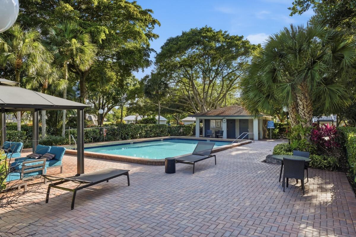 NO 90 PALM-AIRE COUNTRY CLUB - Residential