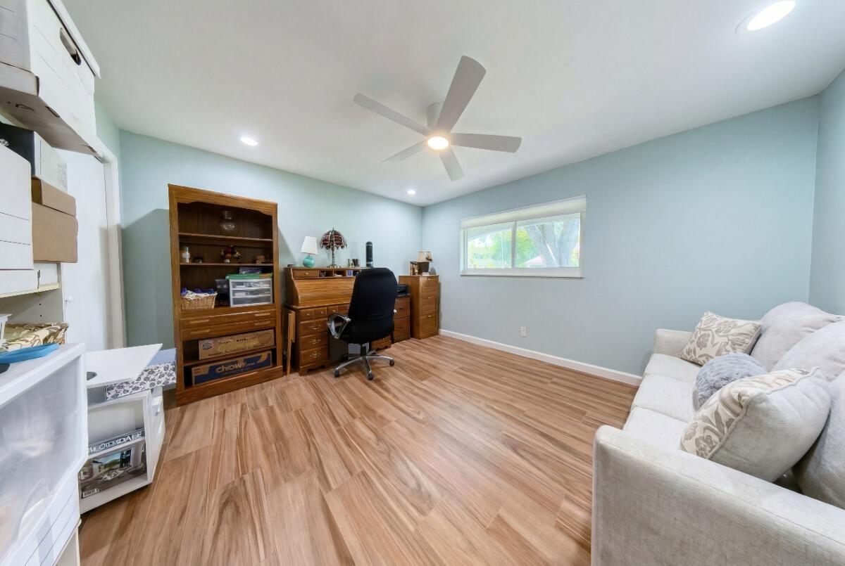 NO 90 PALM-AIRE COUNTRY CLUB - Residential
