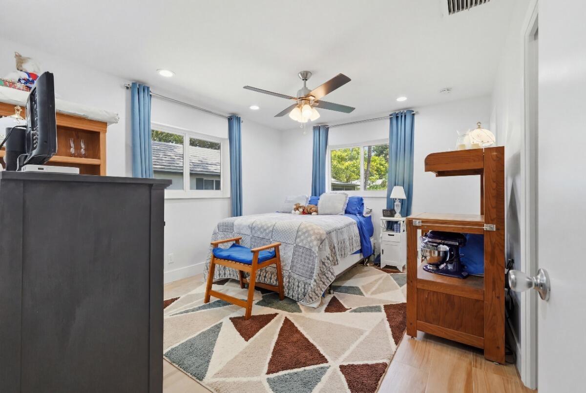 NO 90 PALM-AIRE COUNTRY CLUB - Residential