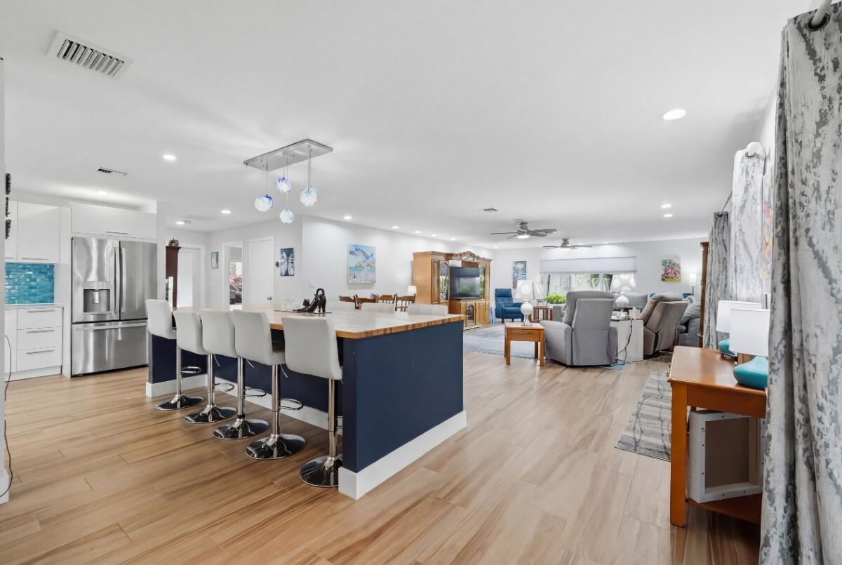 NO 90 PALM-AIRE COUNTRY CLUB - Residential