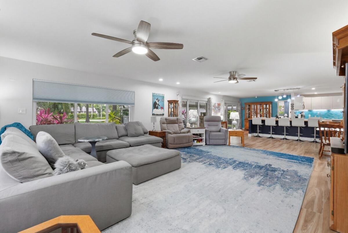 NO 90 PALM-AIRE COUNTRY CLUB - Residential