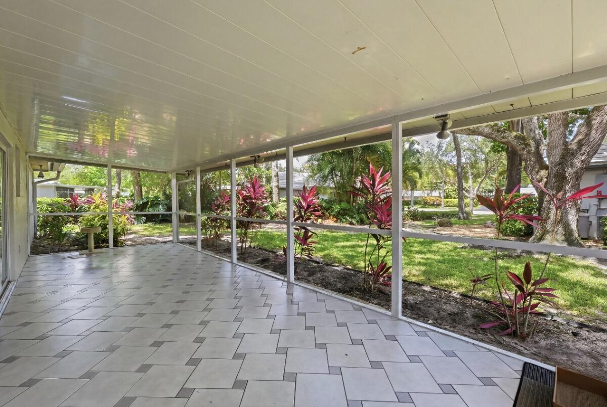NO 90 PALM-AIRE COUNTRY CLUB - Residential