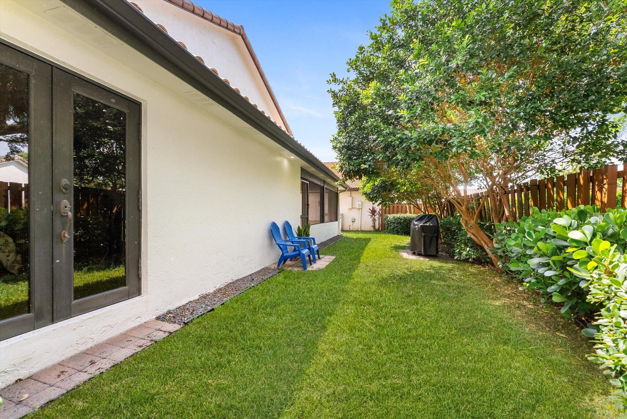 COUNTRY ISLES PATIO HOMES - Residential