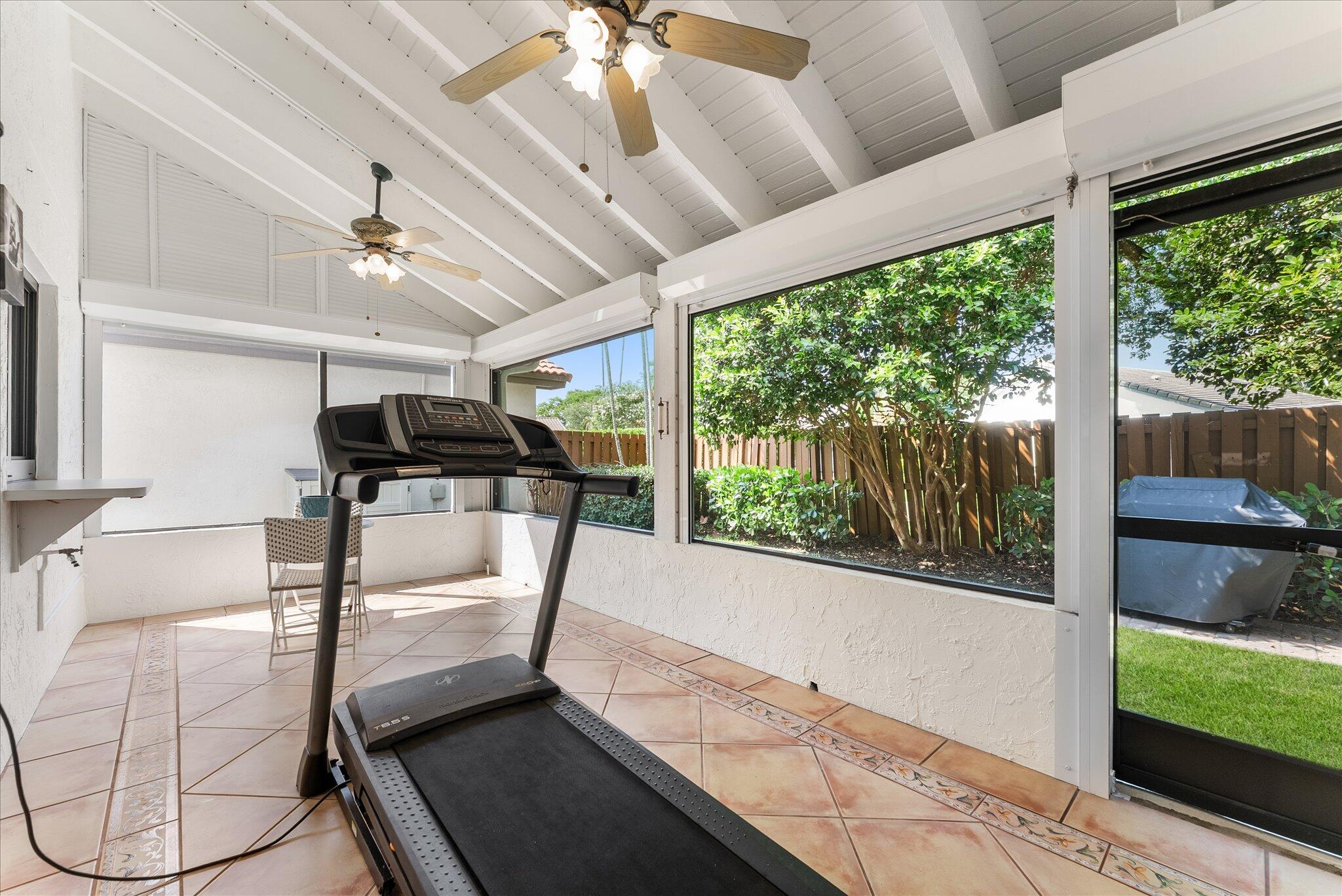COUNTRY ISLES PATIO HOMES - Residential