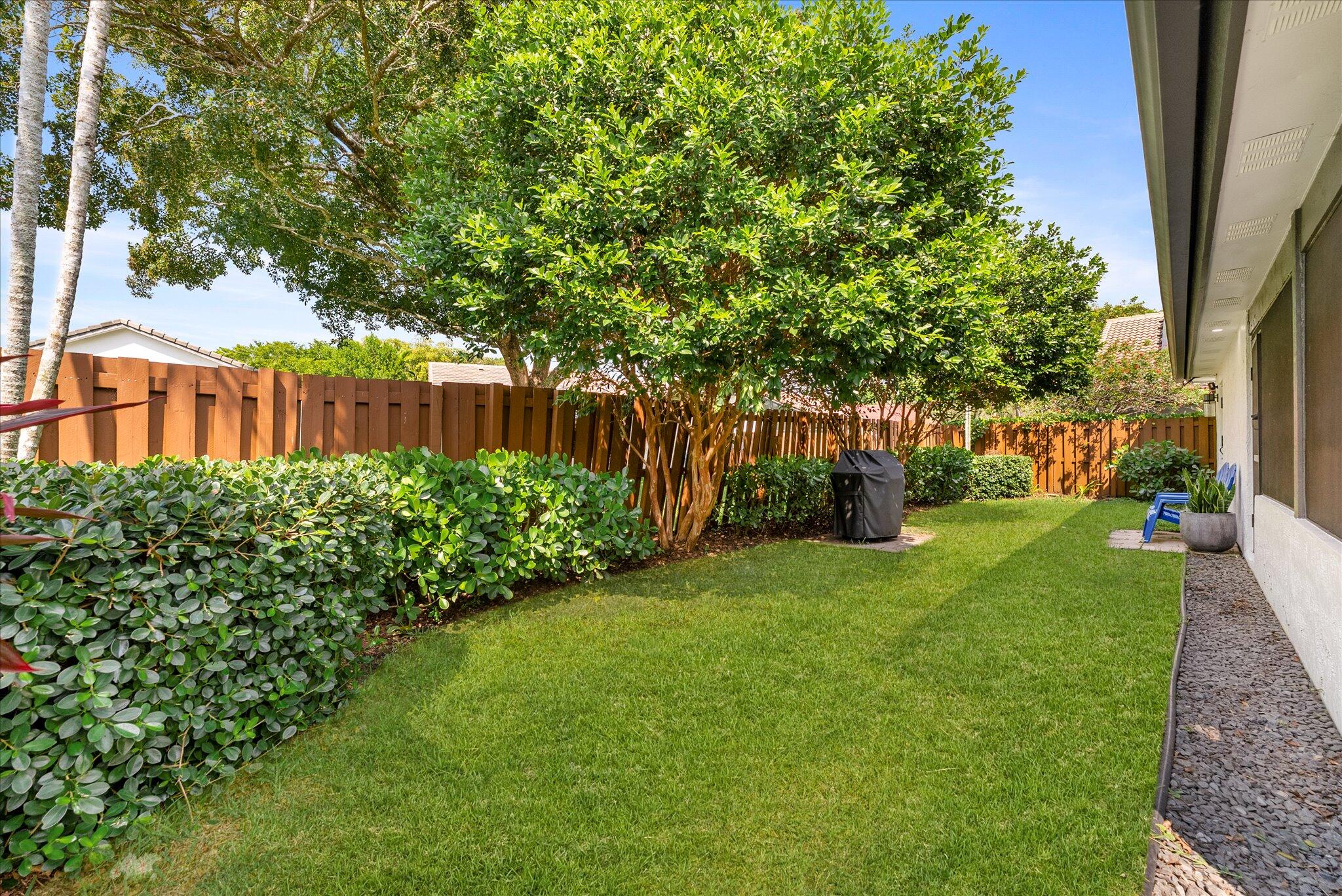COUNTRY ISLES PATIO HOMES - Residential