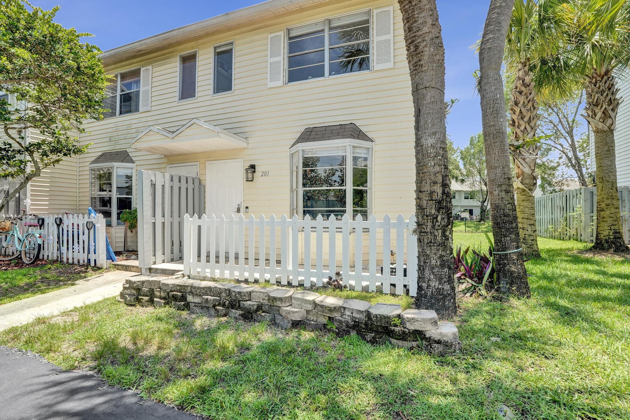 Lakebridge Townhomes - Residential Lease