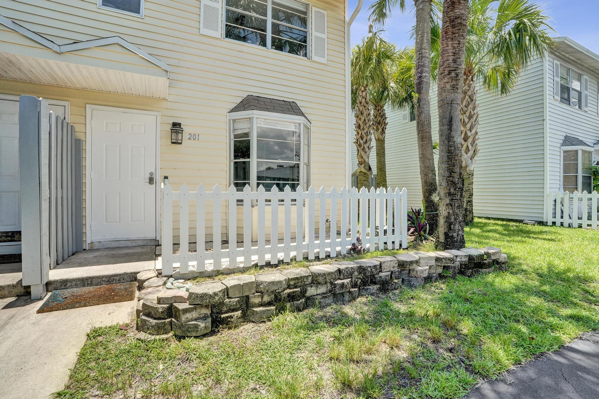 Lakebridge Townhomes - Residential Lease