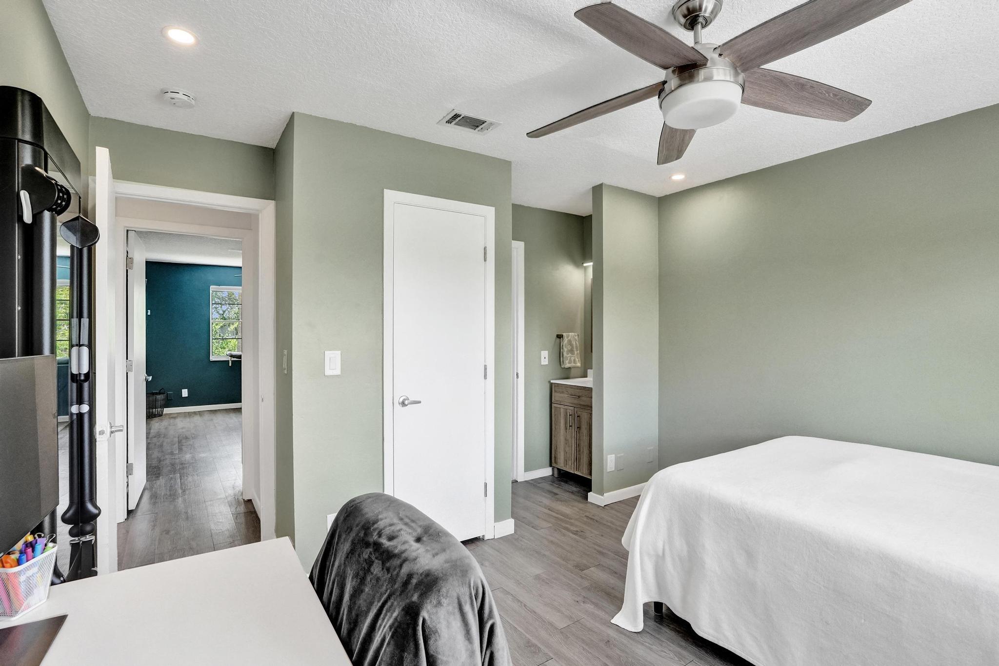 Lakebridge Townhomes - Residential Lease