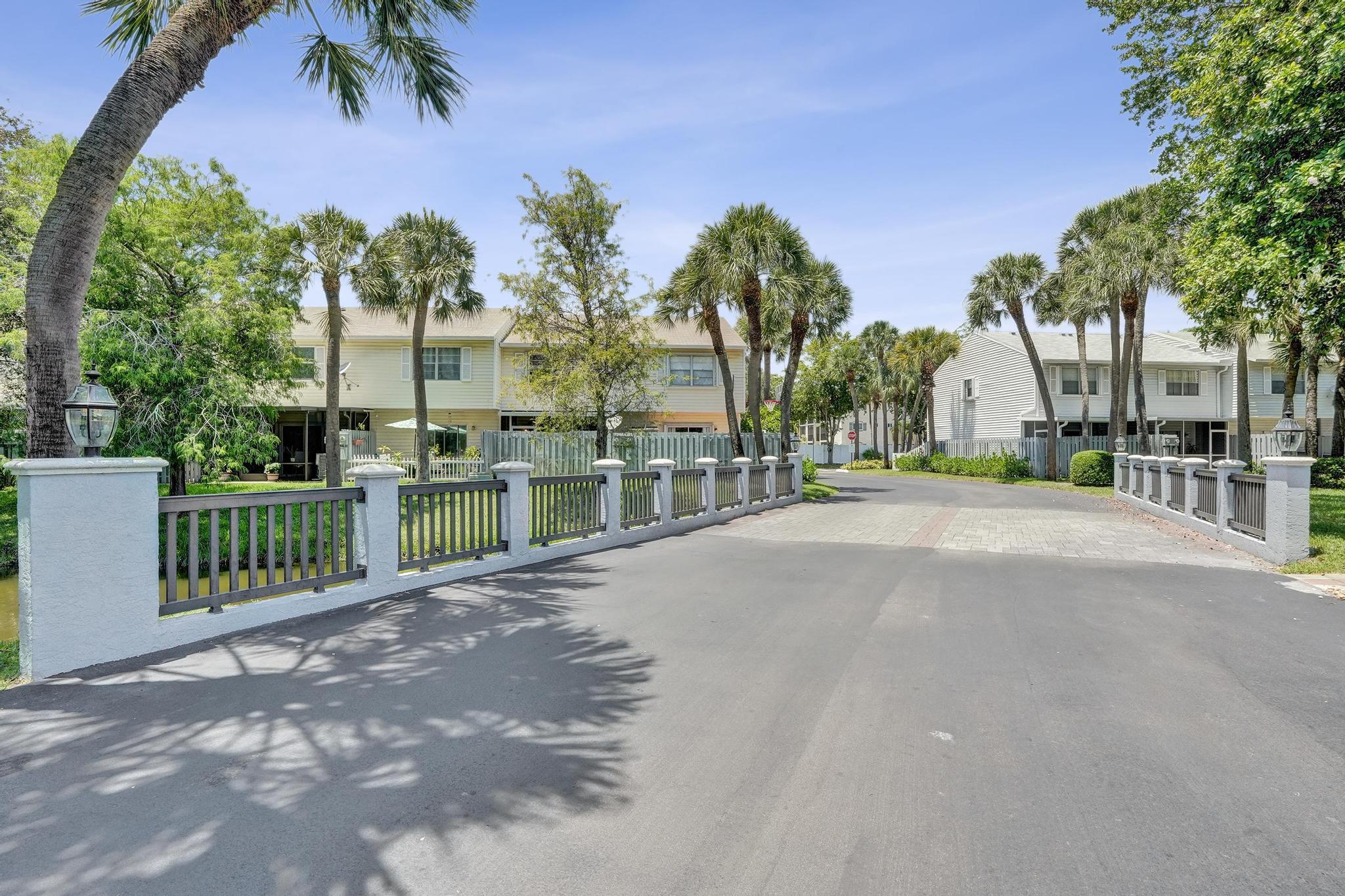Lakebridge Townhomes - Residential Lease