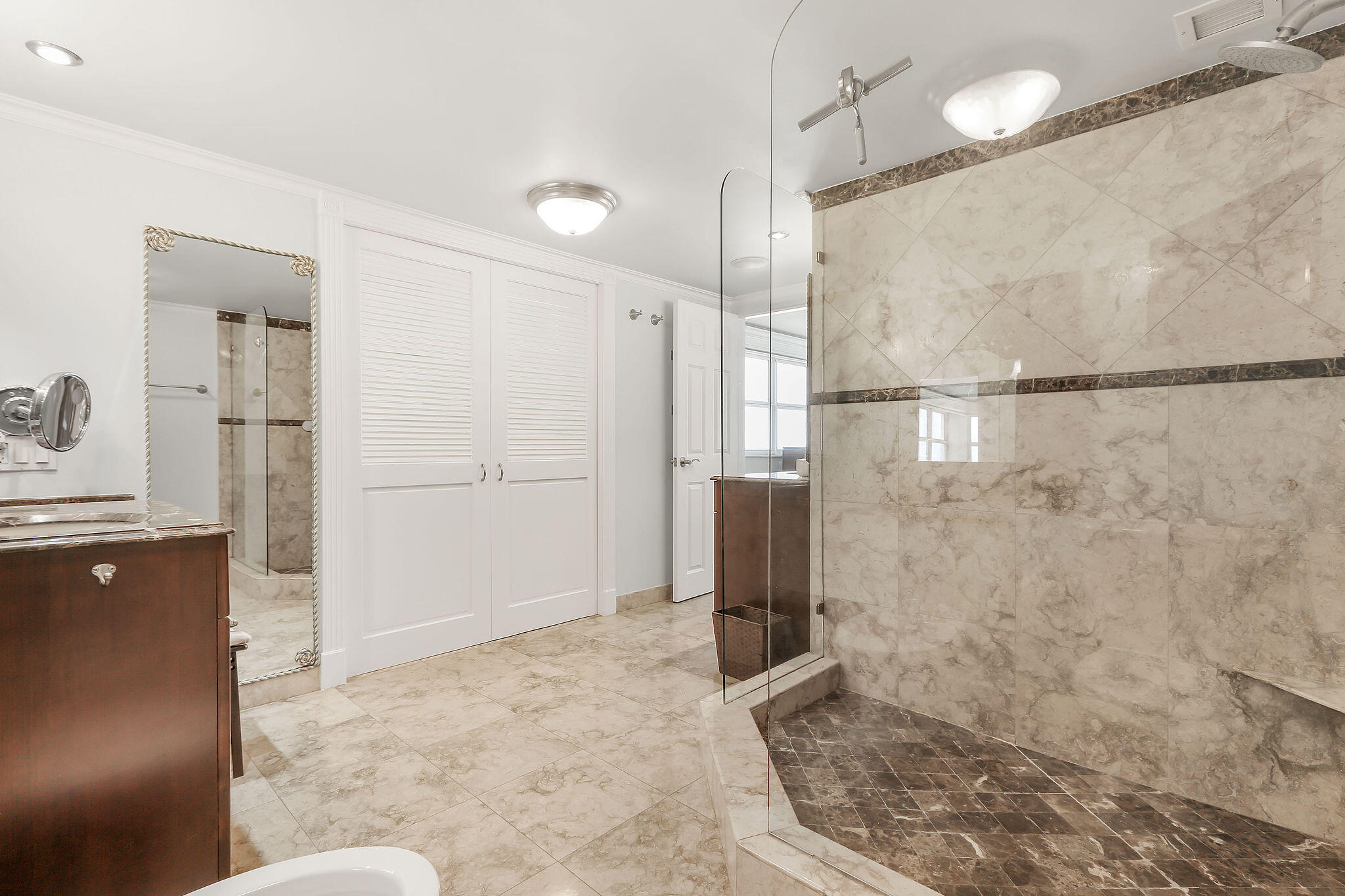 EVERGLADES HOUSE CONDO - Residential Lease