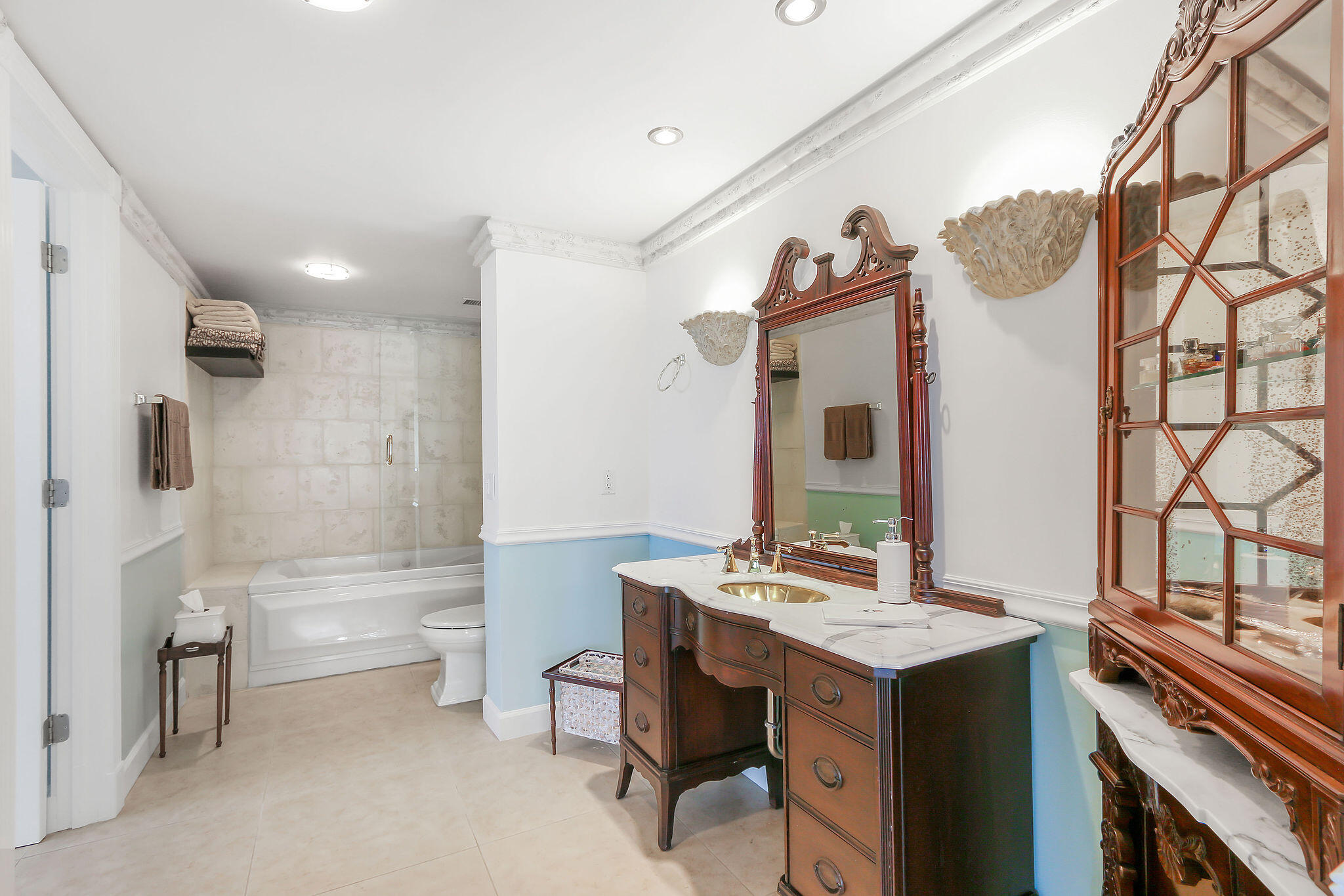 EVERGLADES HOUSE CONDO - Residential Lease