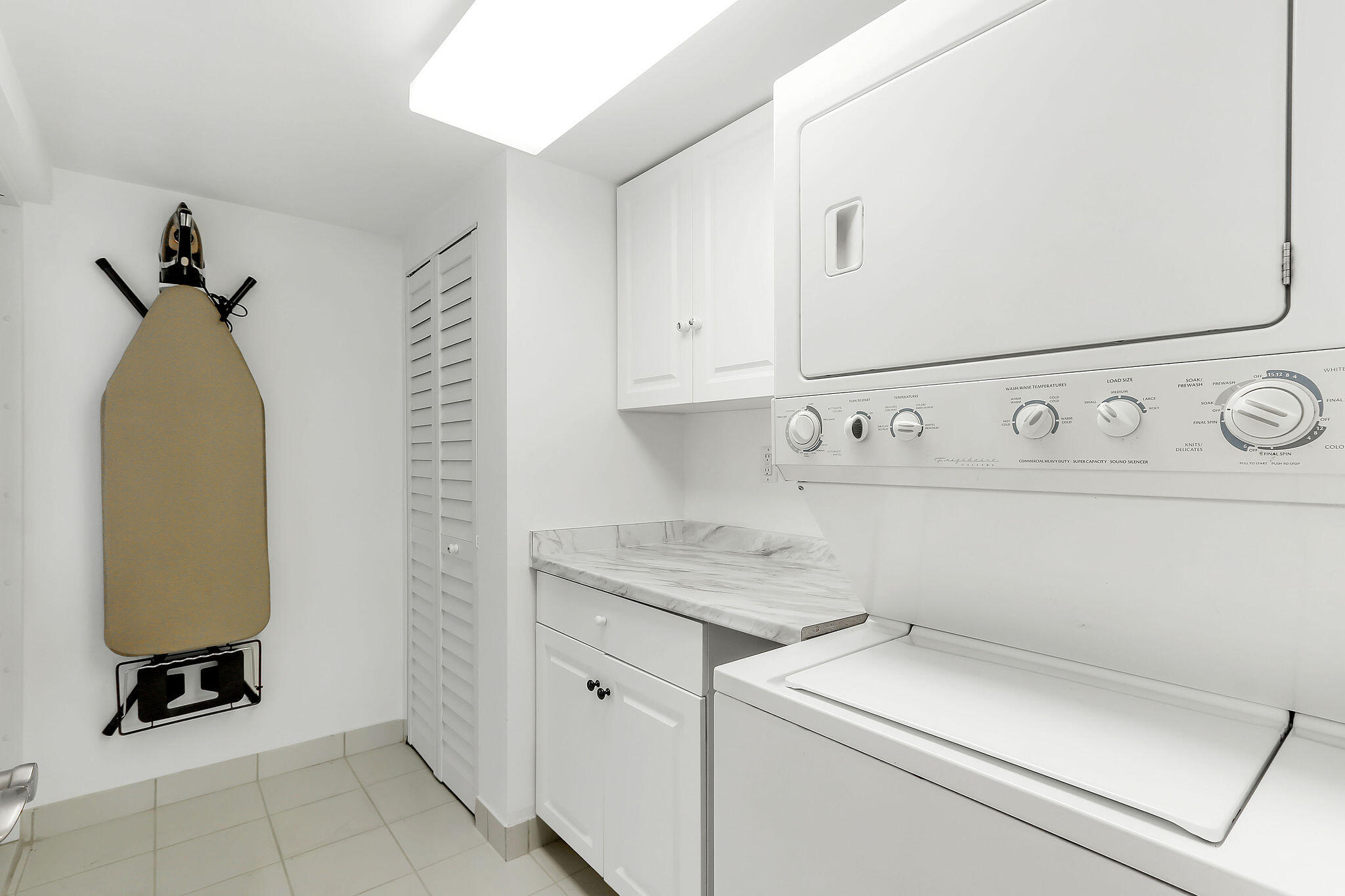 EVERGLADES HOUSE CONDO - Residential Lease