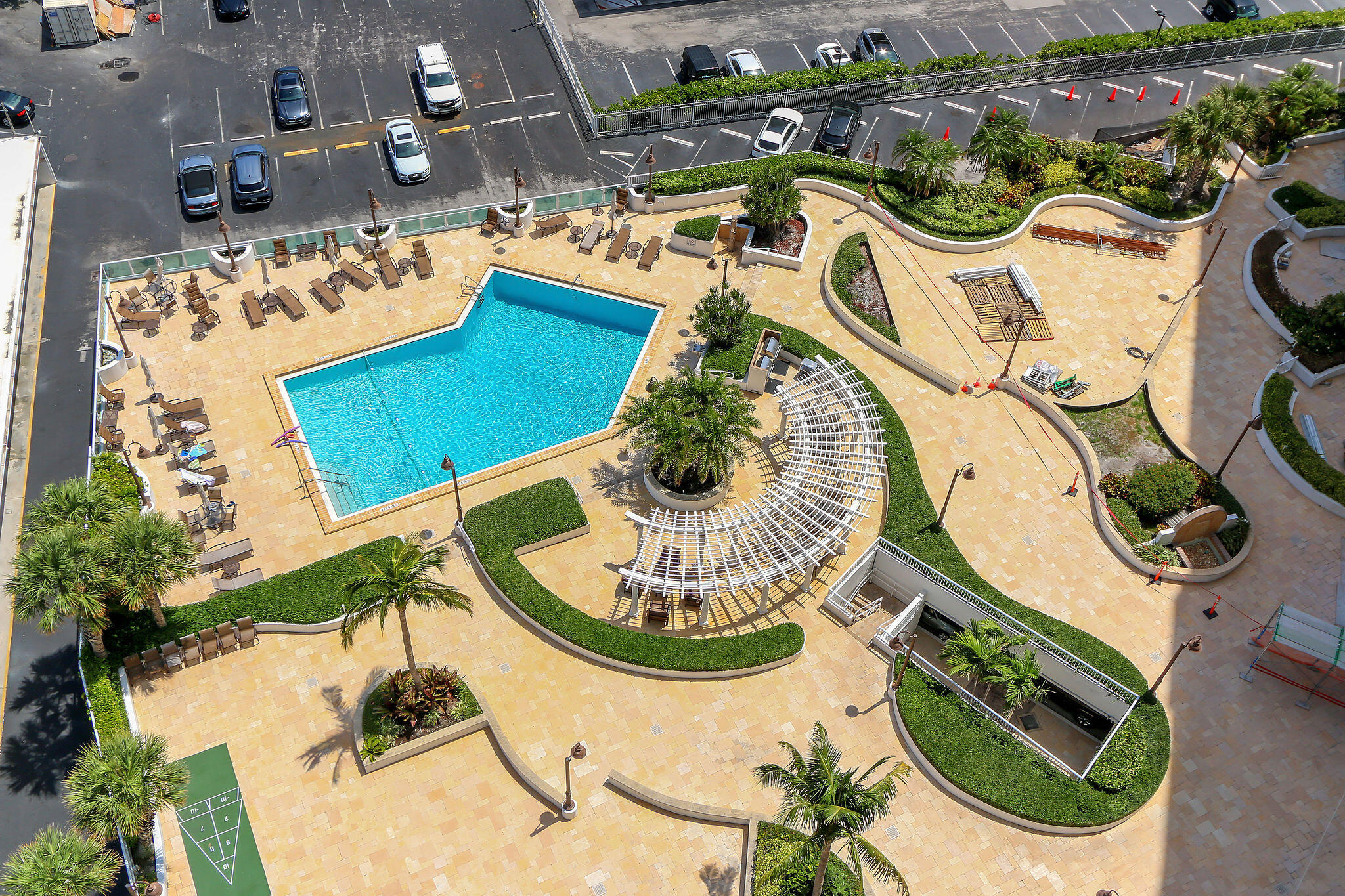 EVERGLADES HOUSE CONDO - Residential Lease