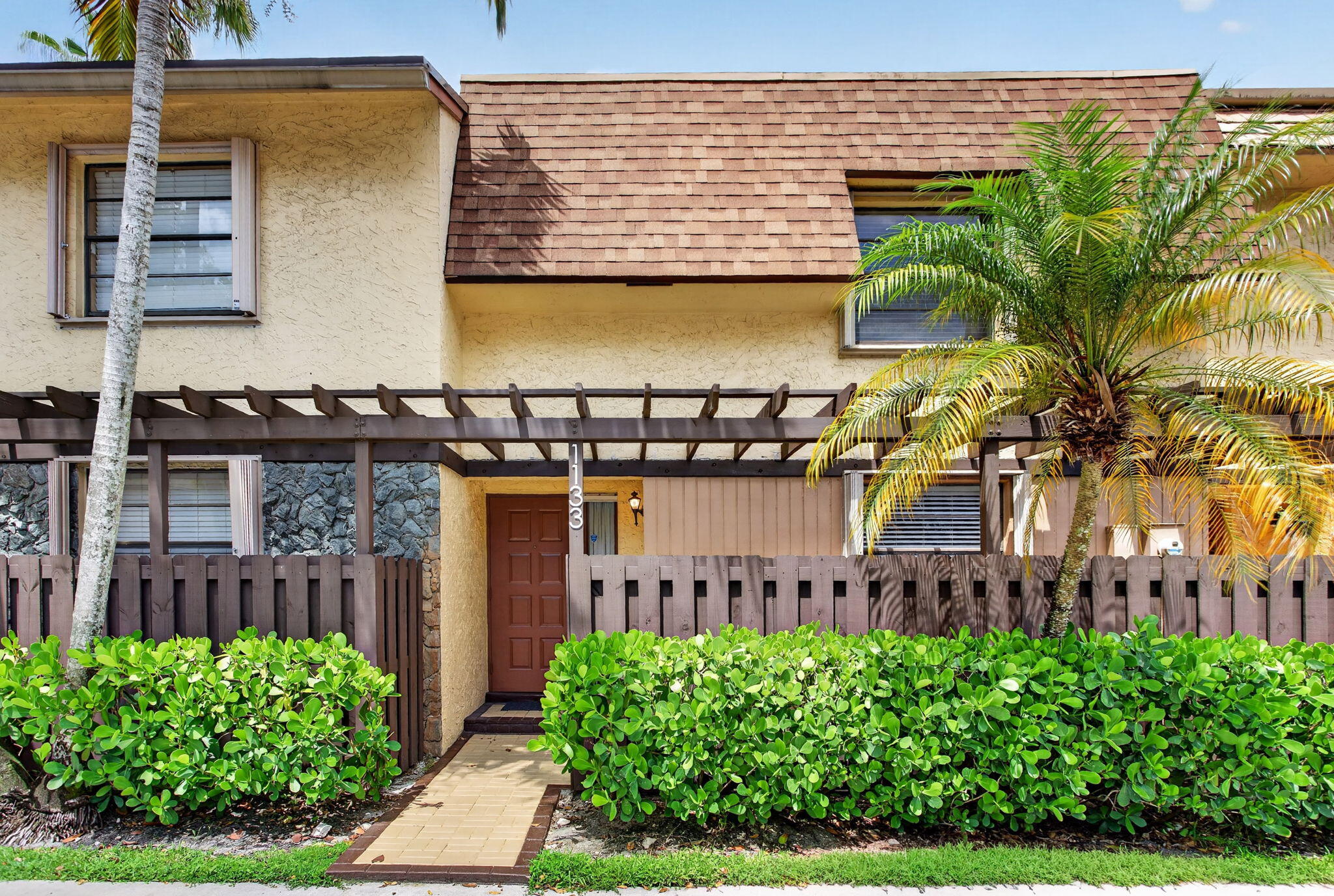 VILLAS OF PLANTATION - Residential