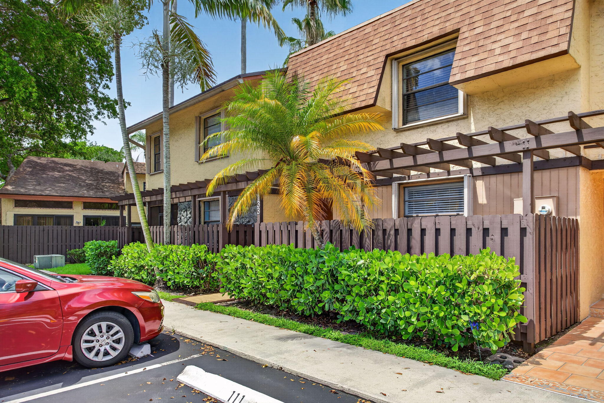 VILLAS OF PLANTATION - Residential