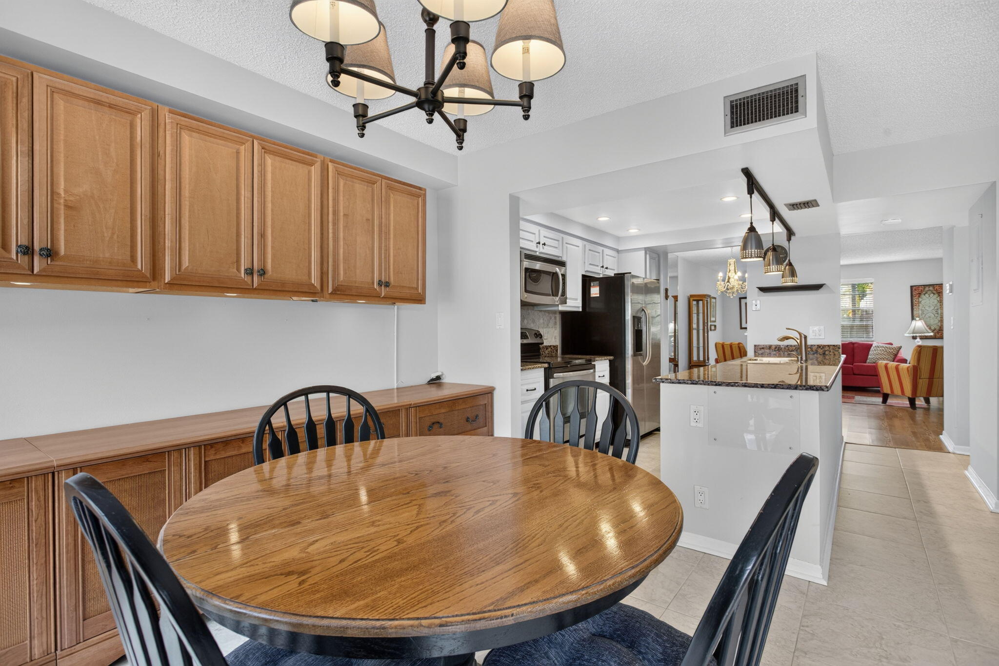 VILLAS OF PLANTATION - Residential