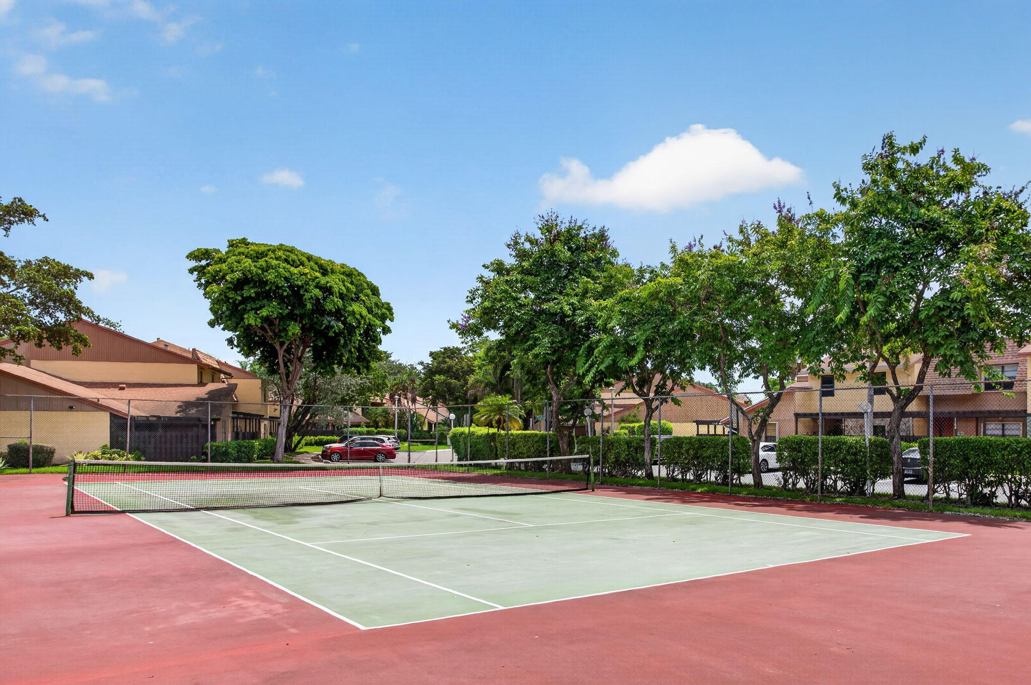 VILLAS OF PLANTATION - Residential