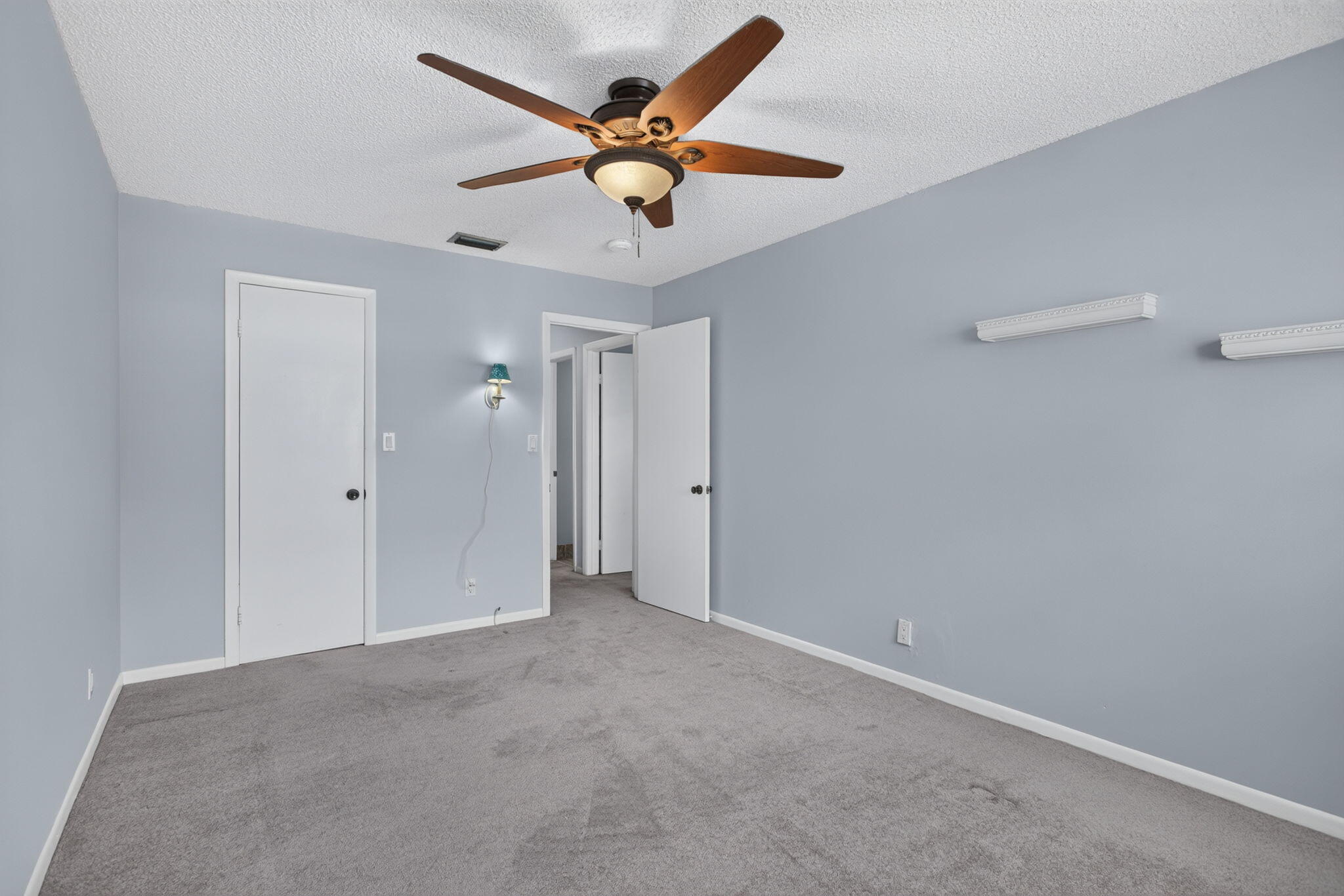 VILLAS OF PLANTATION - Residential