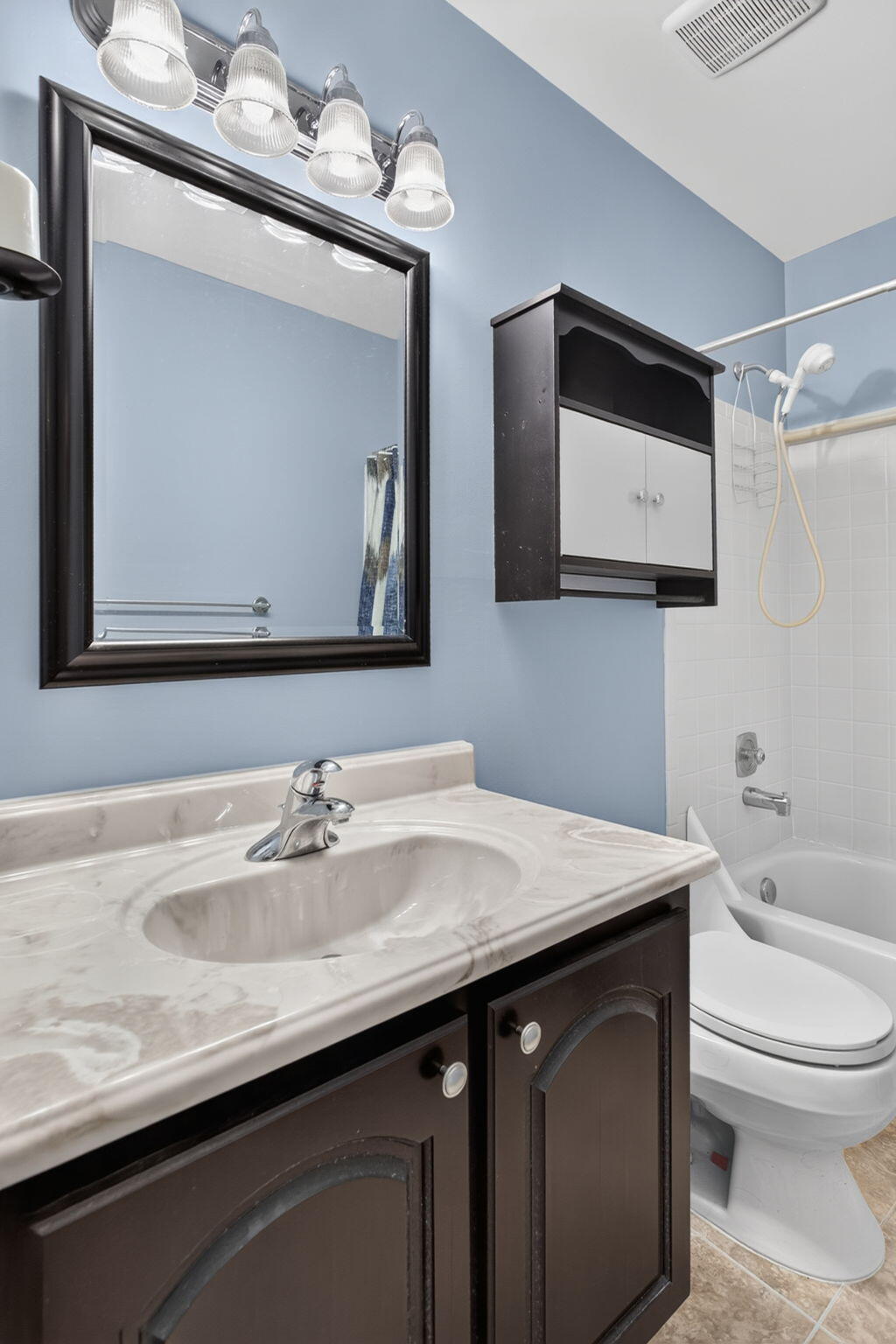 VILLAS OF PLANTATION - Residential