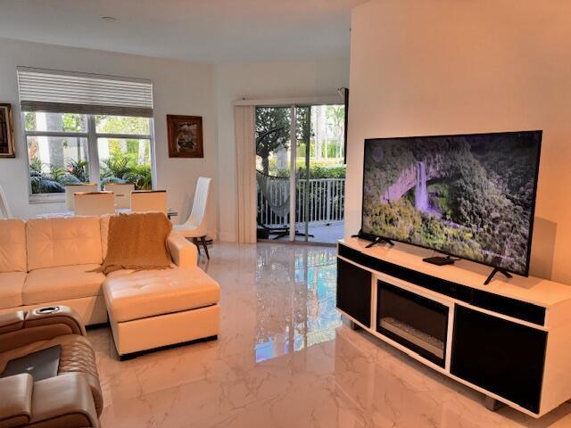 MOORINGS AT LANTANA CONDO 2 - Residential Lease