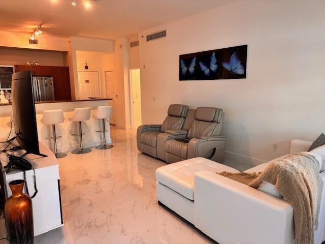 MOORINGS AT LANTANA CONDO 2 - Residential Lease